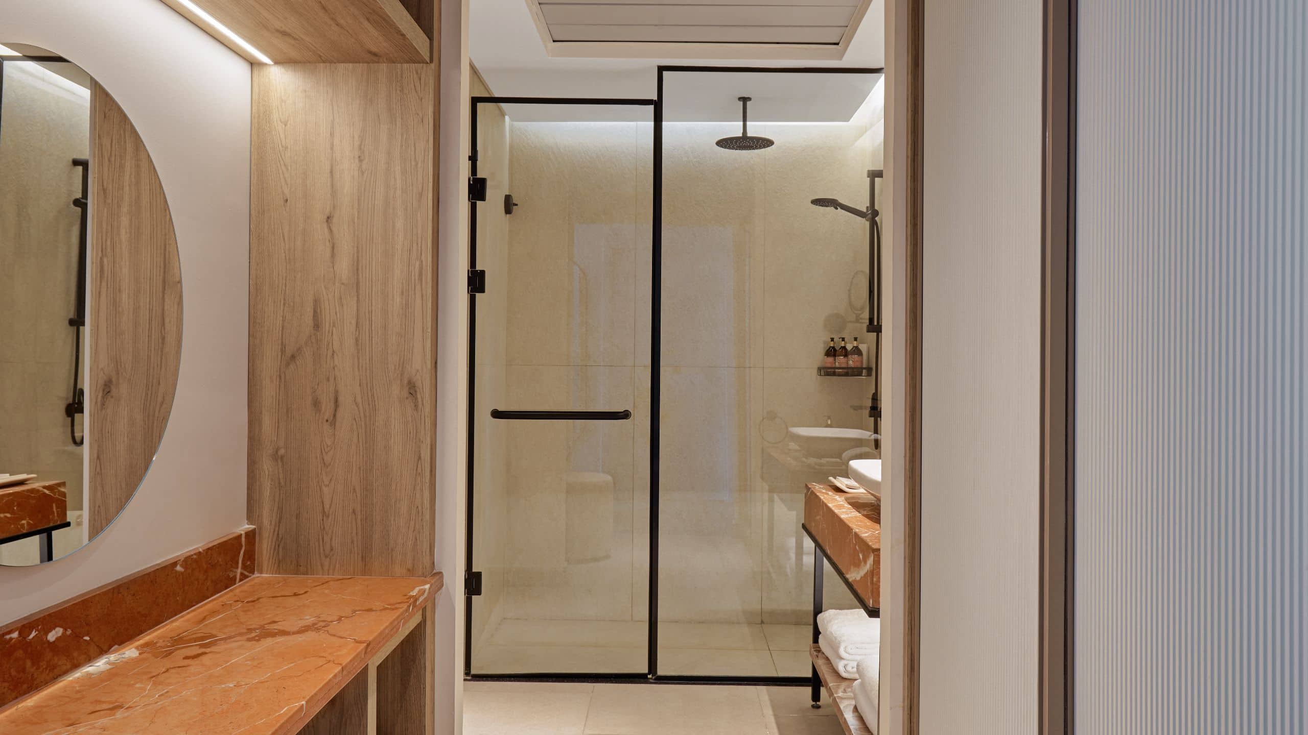 1 Bedroom Suite Deluxe - Image 4