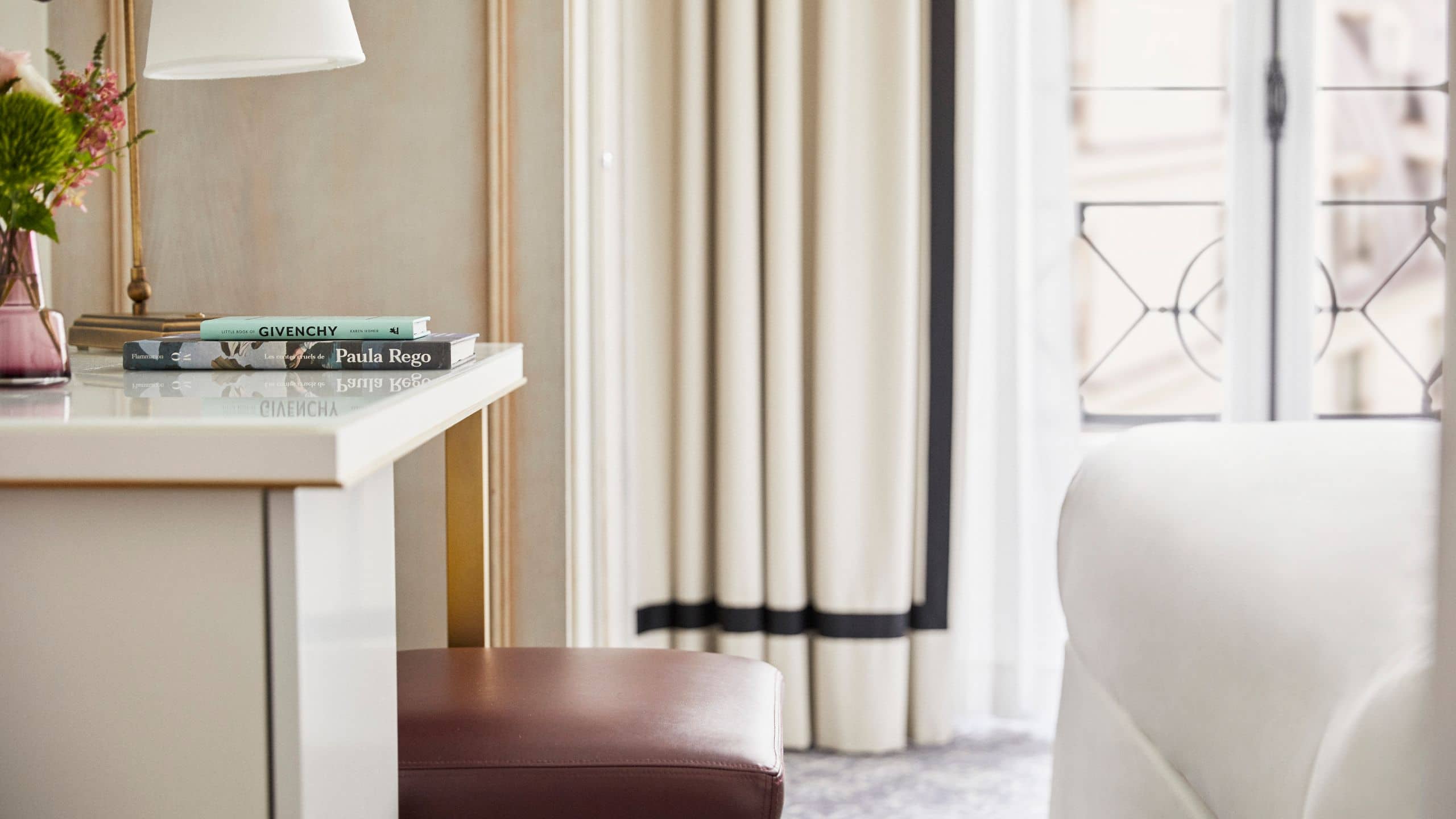 1 King Bed - Image 4