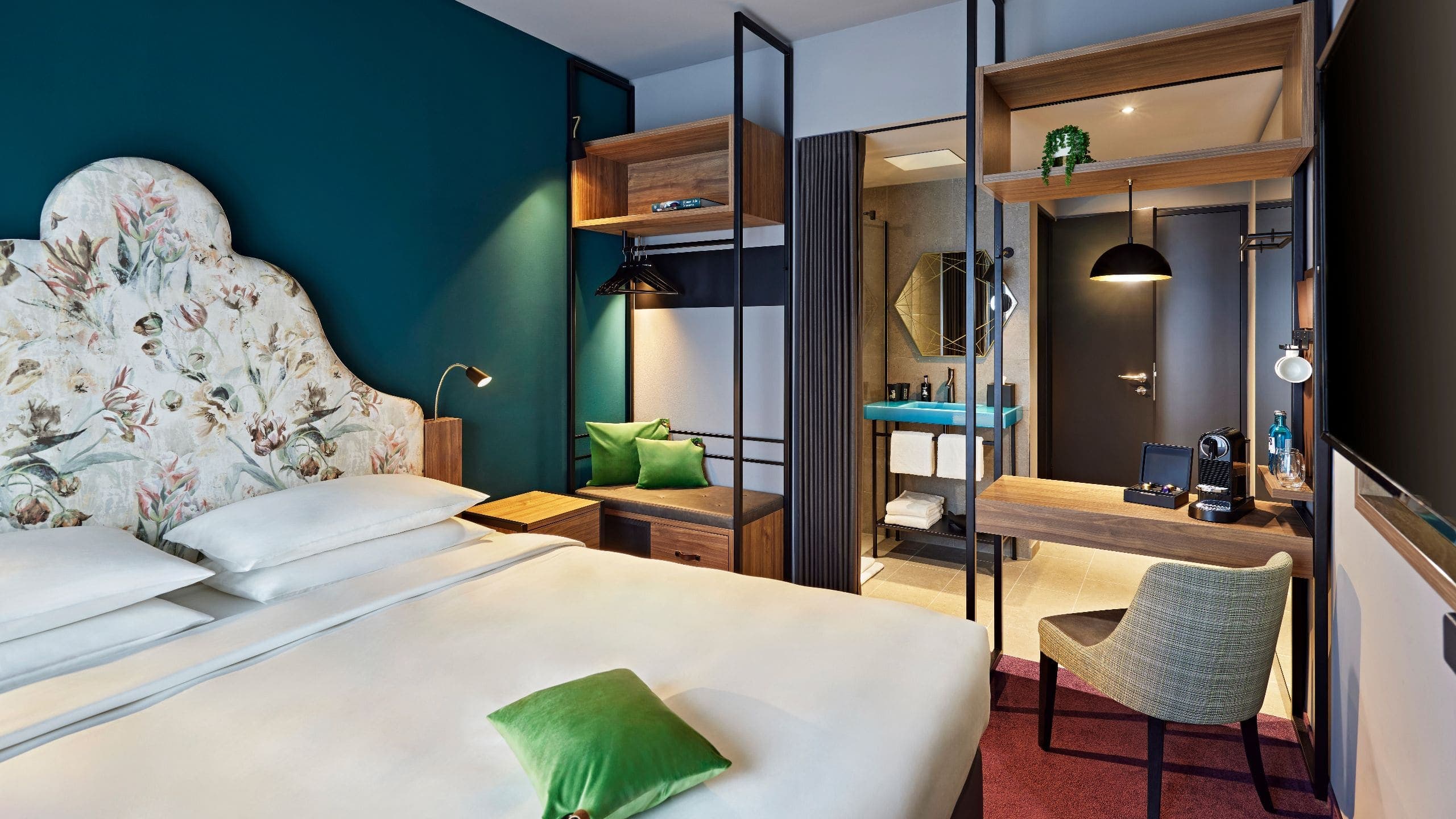 1 King Bed - Image 1