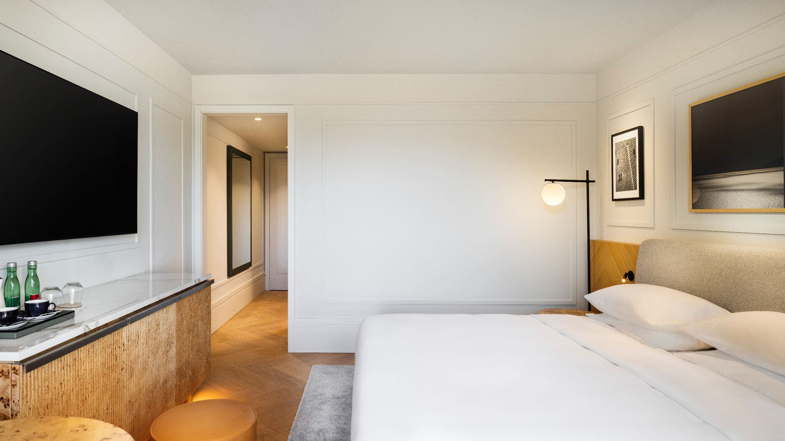 1 King Bed - Image 3