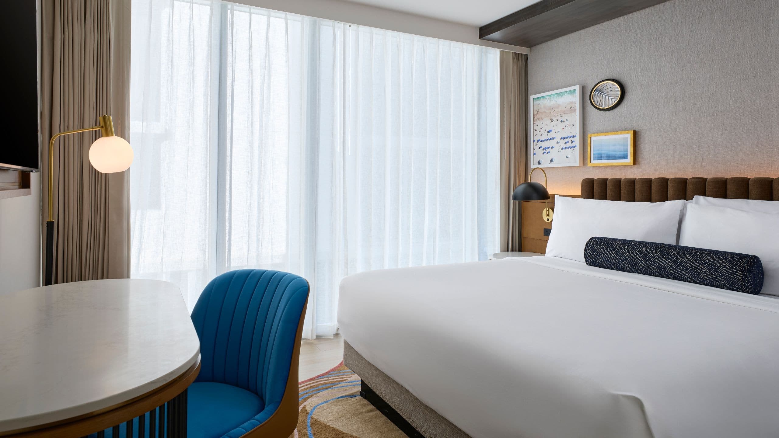 1 King Bed - Image 1