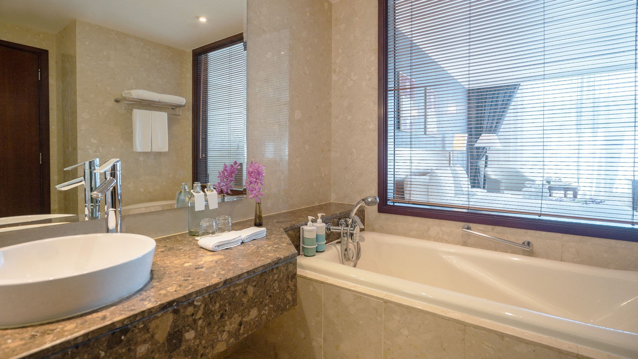 2 Single Beds - Image 3