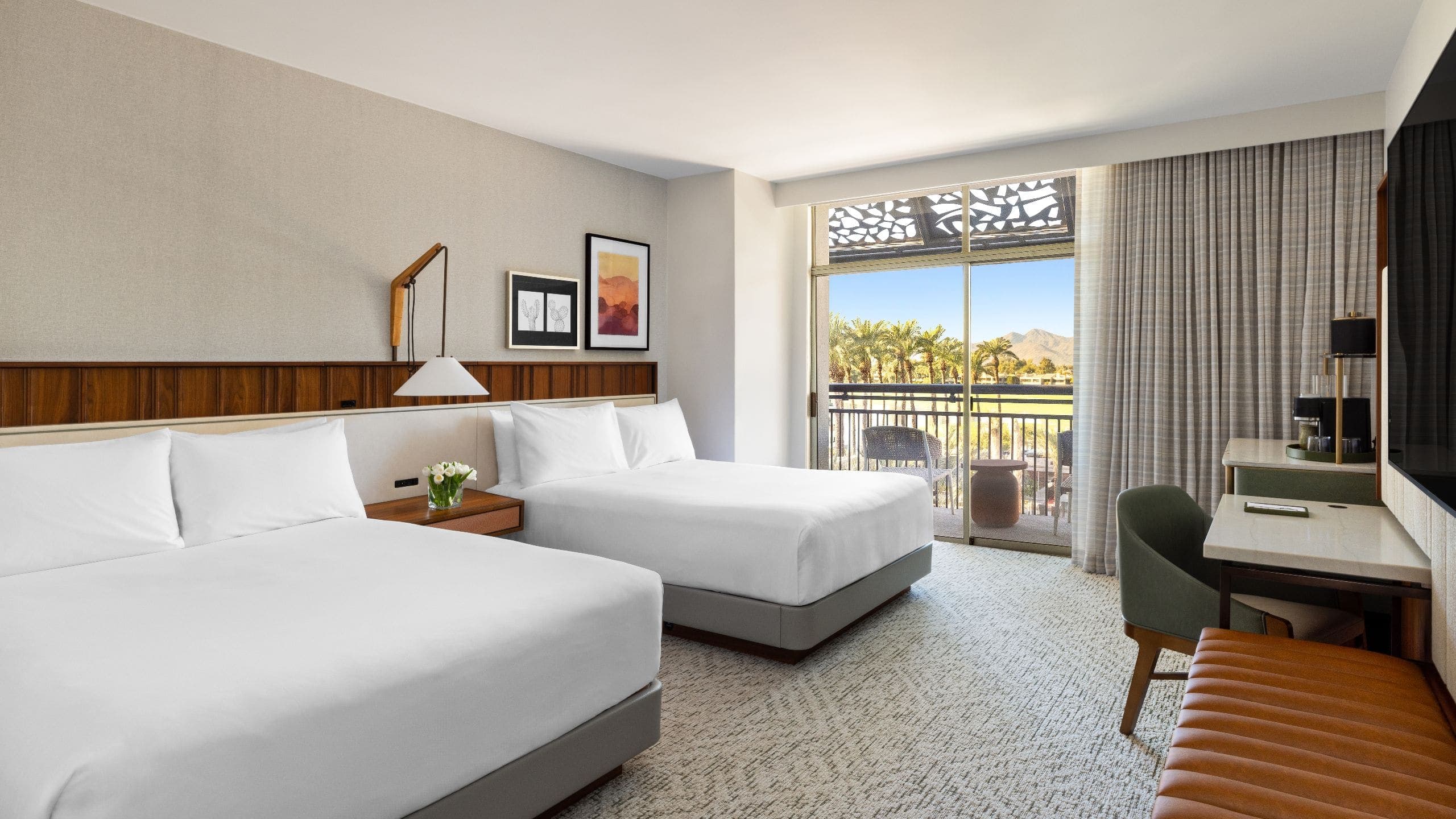 2 Queen Beds Accessible Tub - Image 1