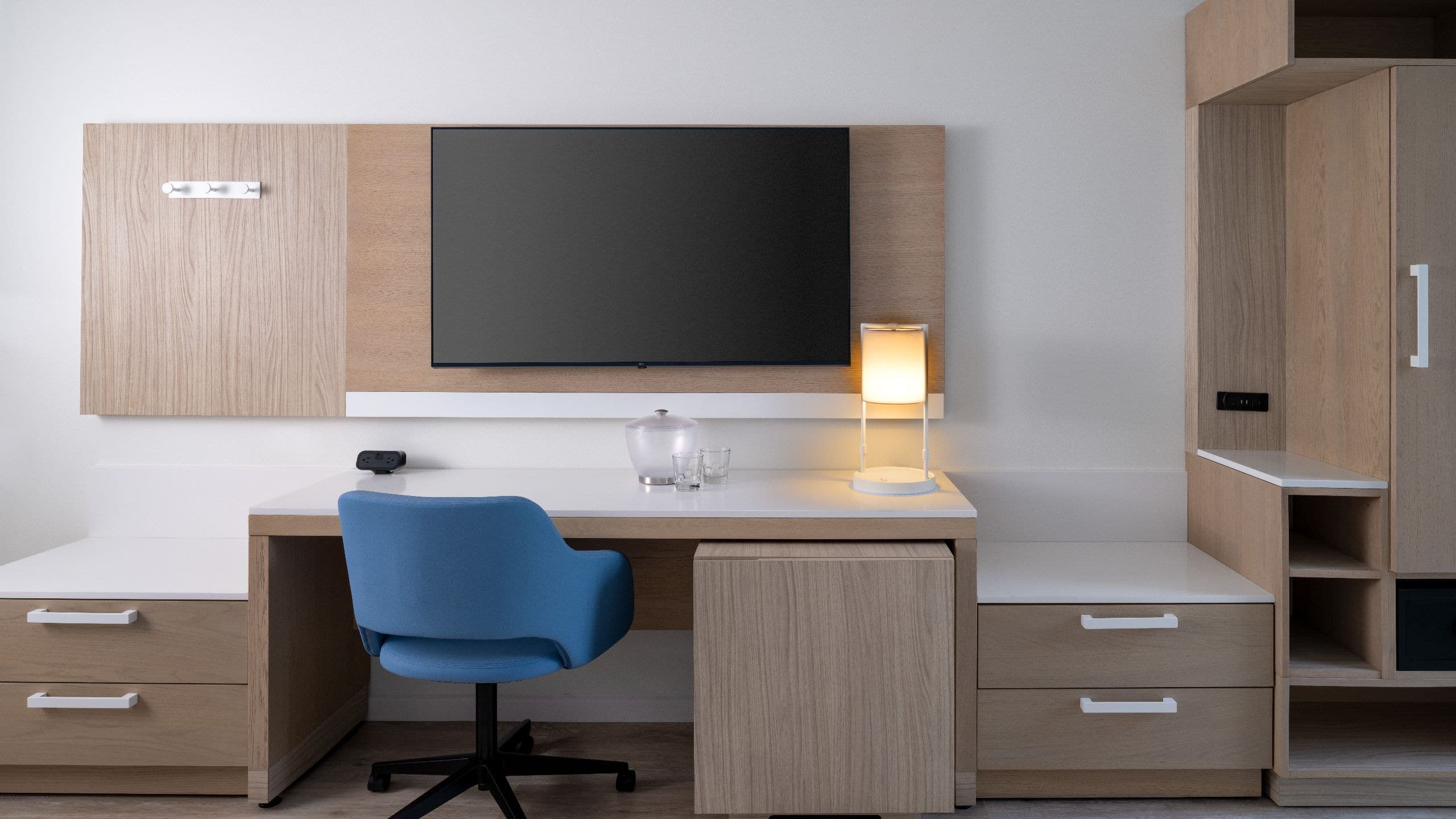 King Bed (With Sofa Bed) - Image 4