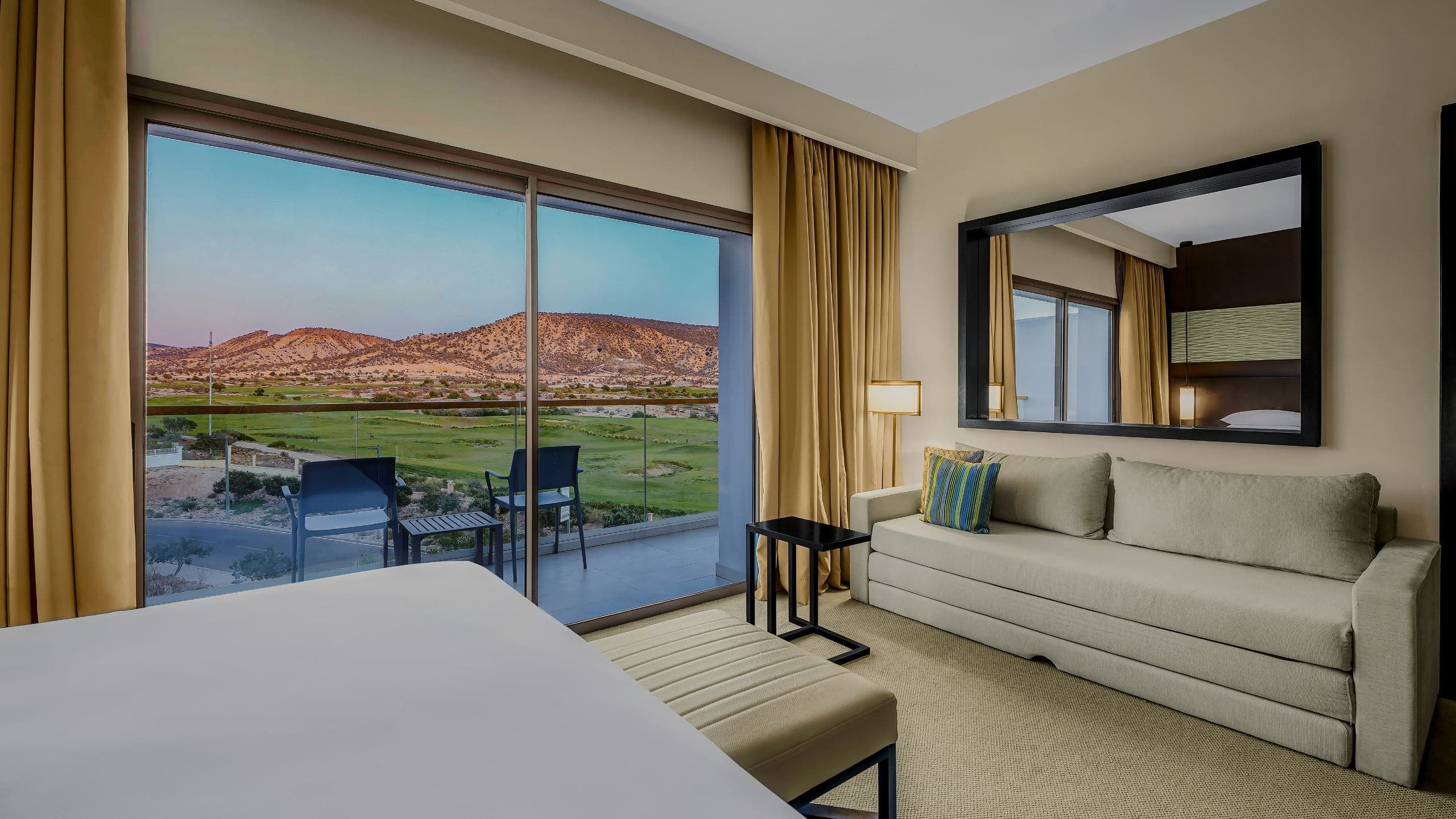 Standard Room King Size Bed - Image 3