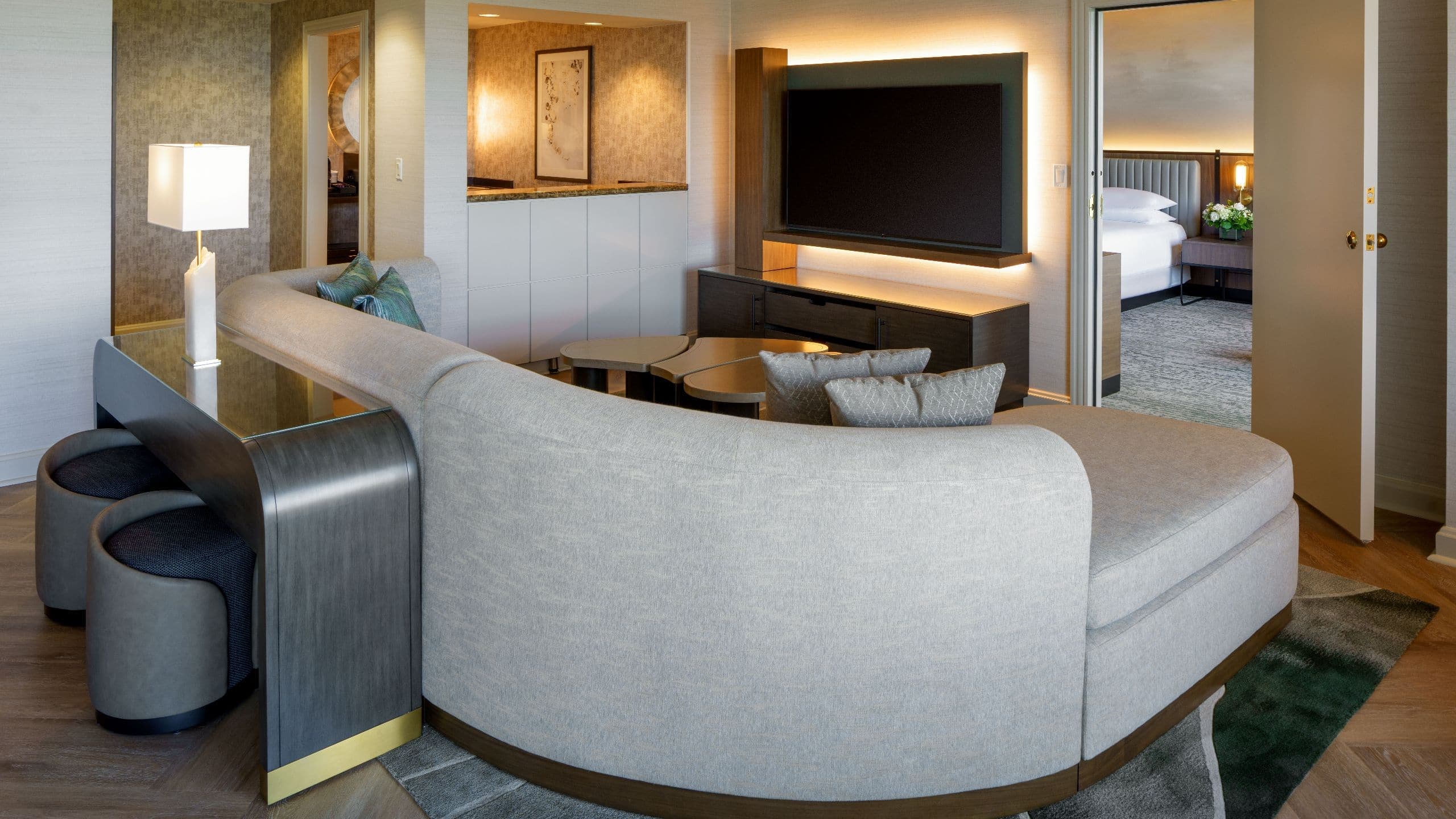 Town Center Suite - Image 3