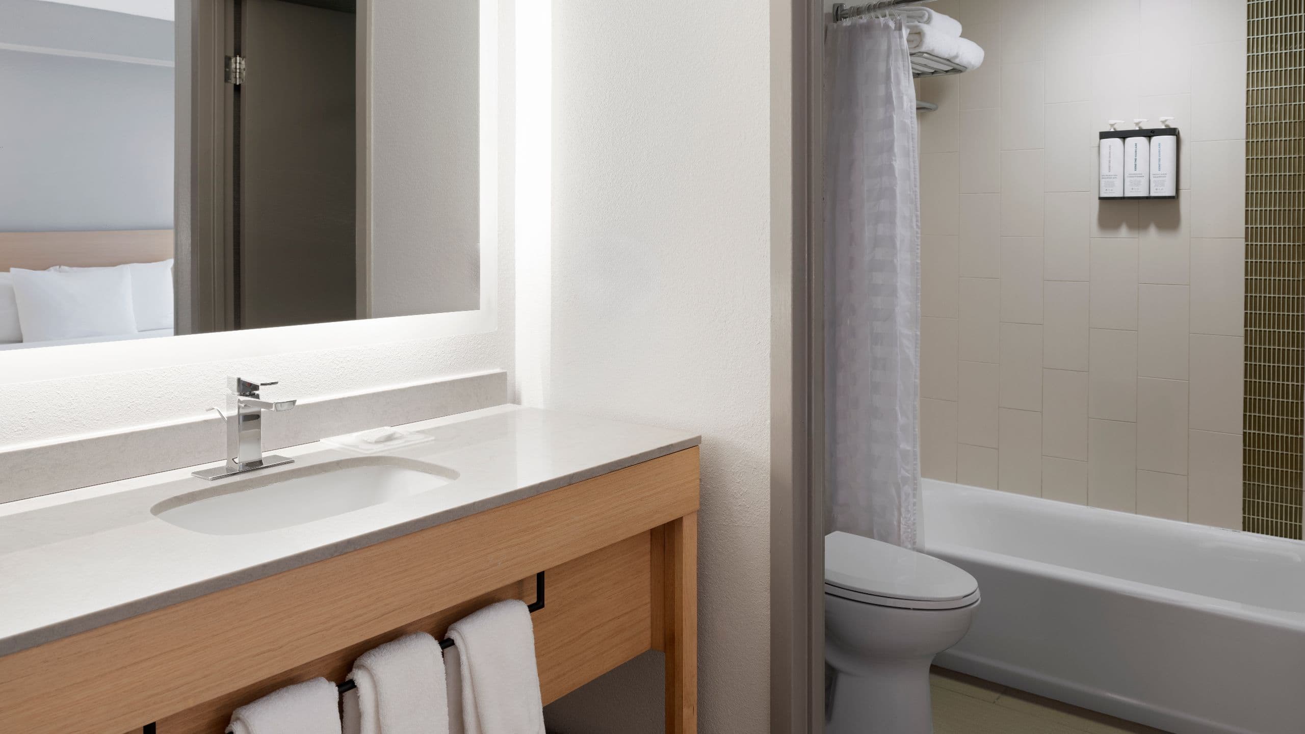 Two Queen Beds (with Sofa Bed) - Image 3