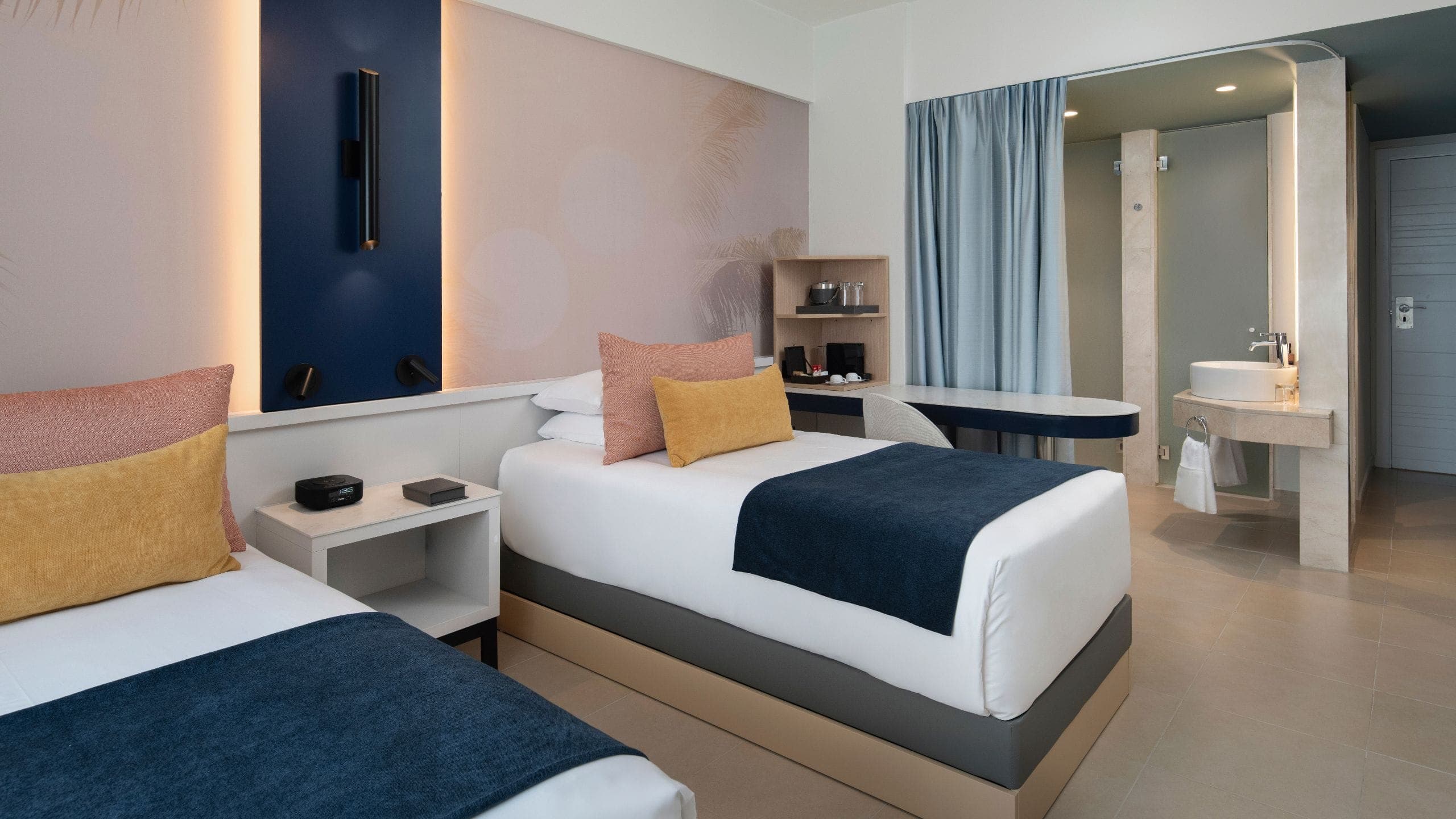 2 Twin Beds - Image 1