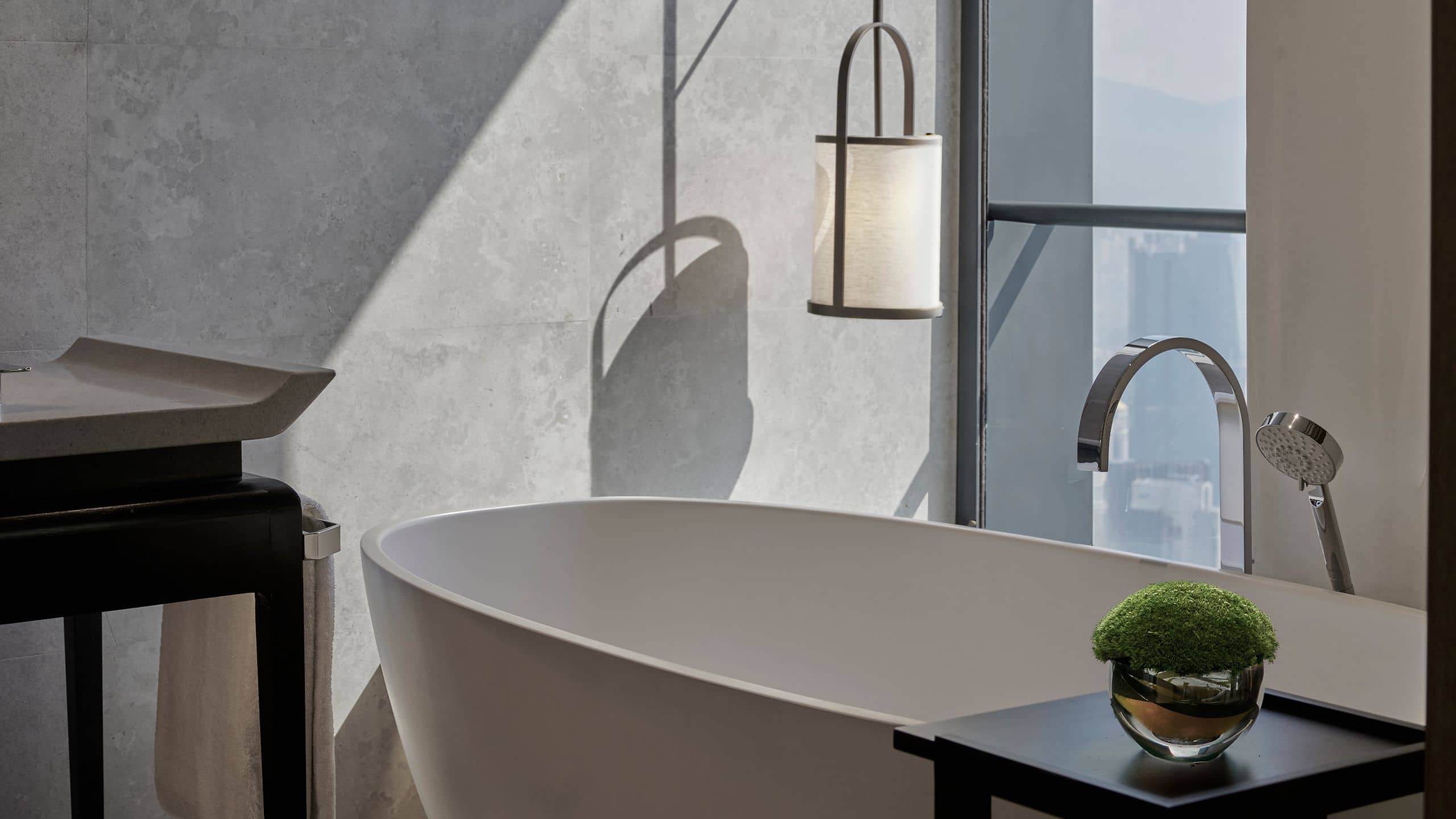 1 King Bed - Image 4