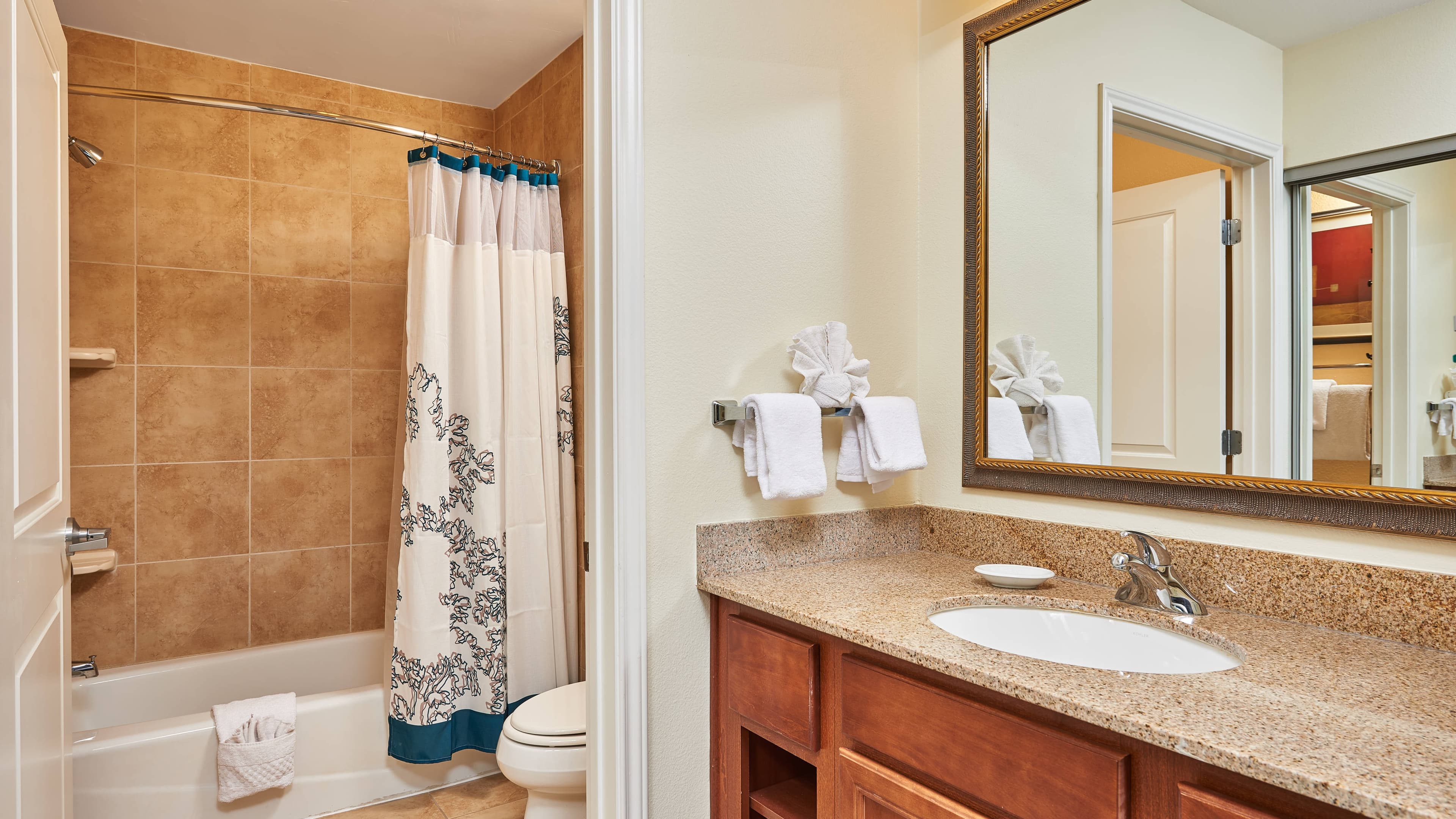 One Bedroom Suite - Image 5