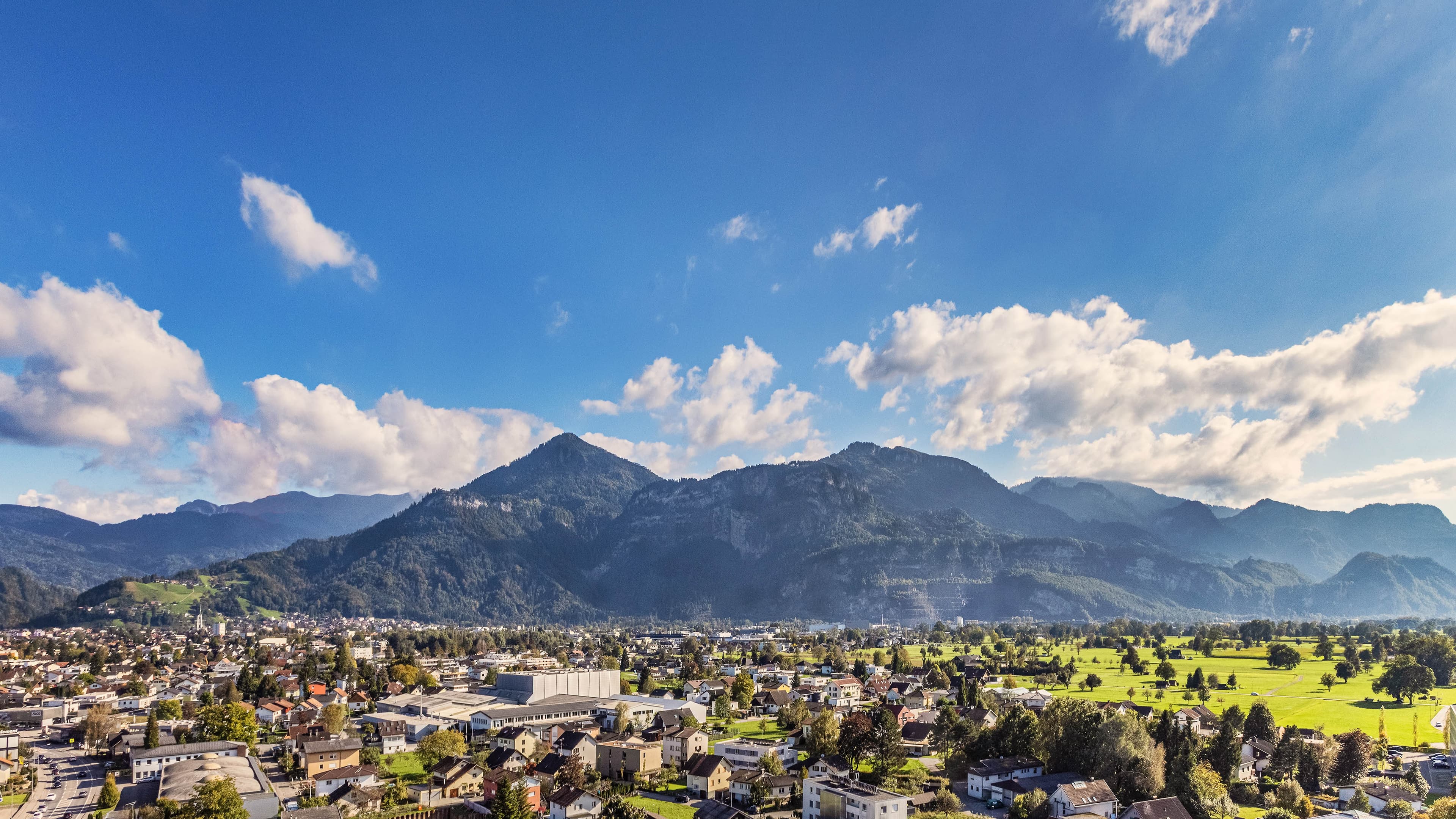 Business Room - Image 2