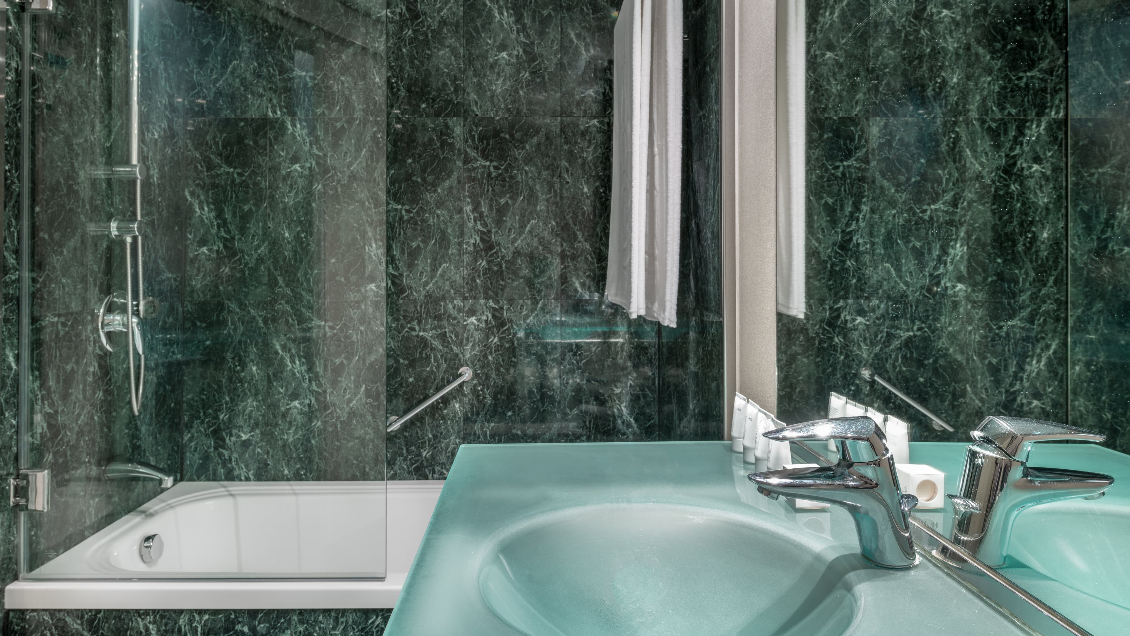 Standard Twin - Image 4