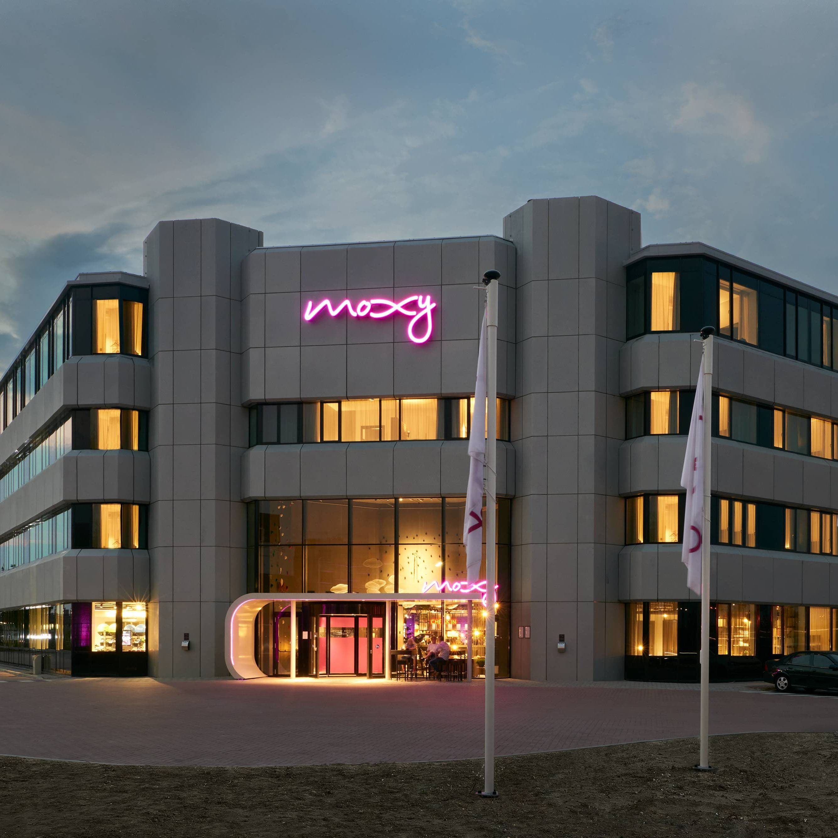 Moxy Amsterdam Schiphol Airport