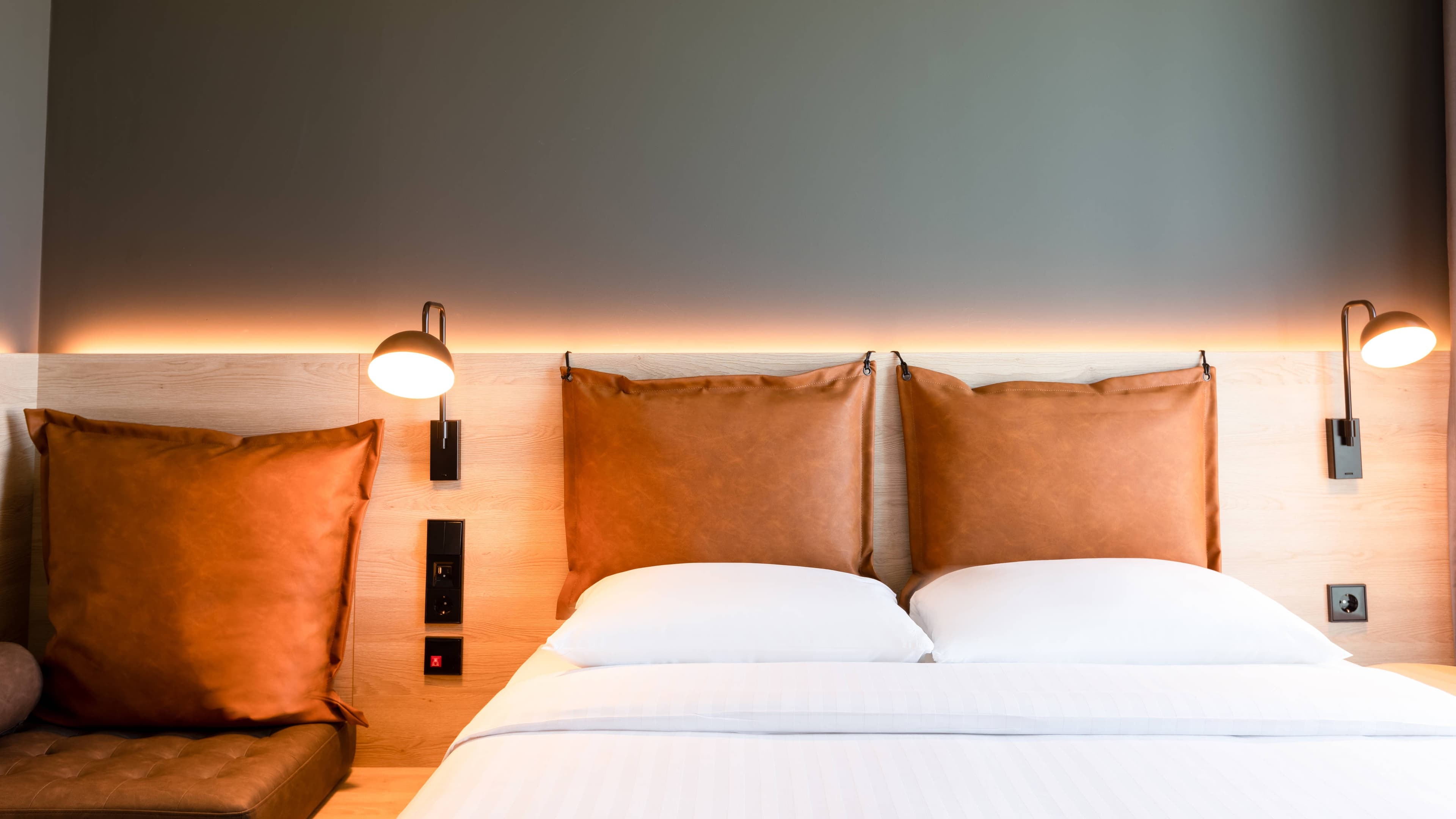 Moxy Queen Sleeper - Image 2