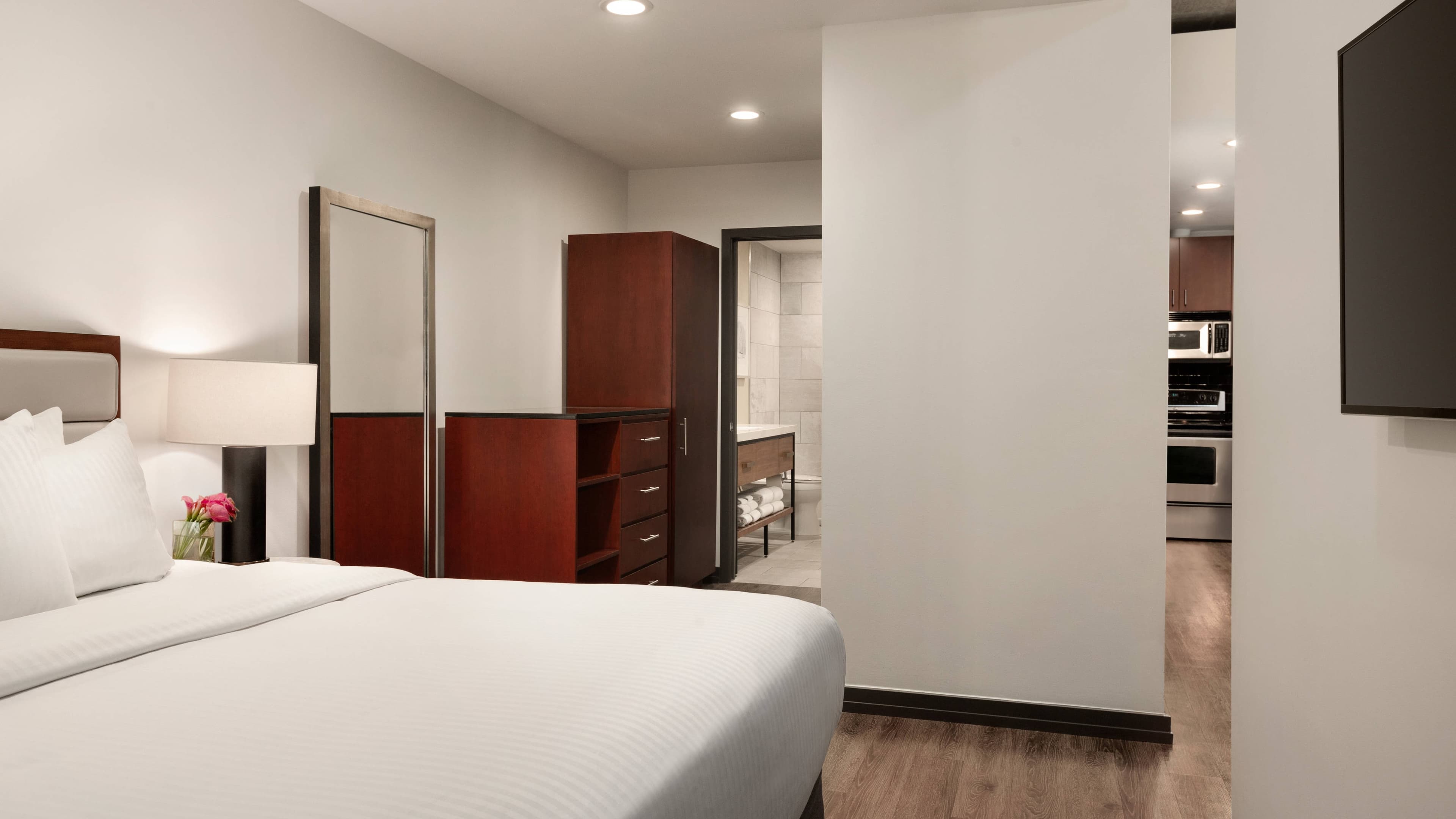 1 Bedroom Suite - Image 7