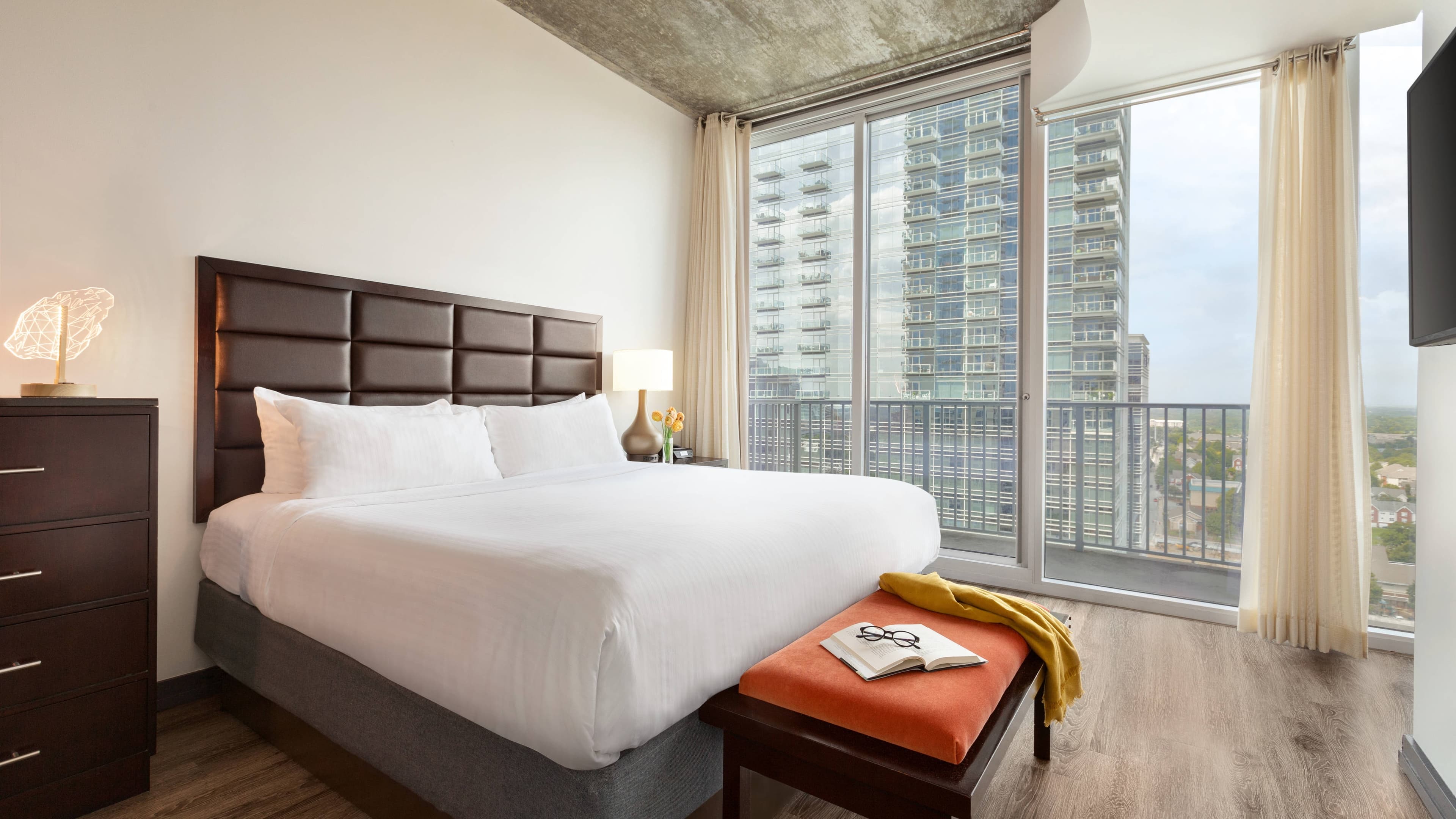 1 Bedroom Suite - Image 4