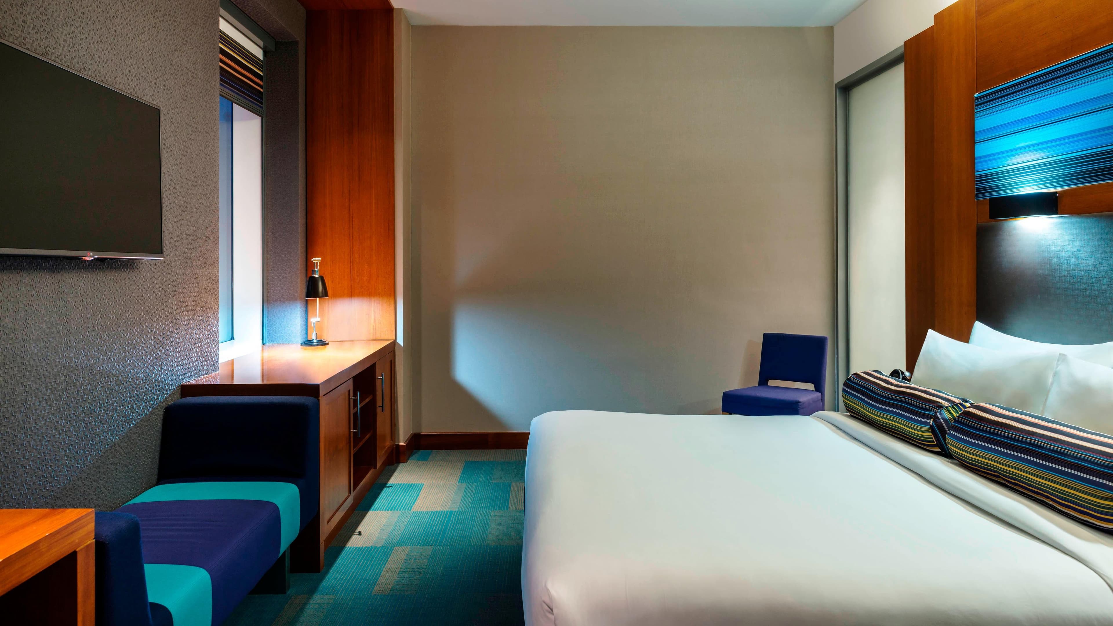 Aloft Room - Image 1