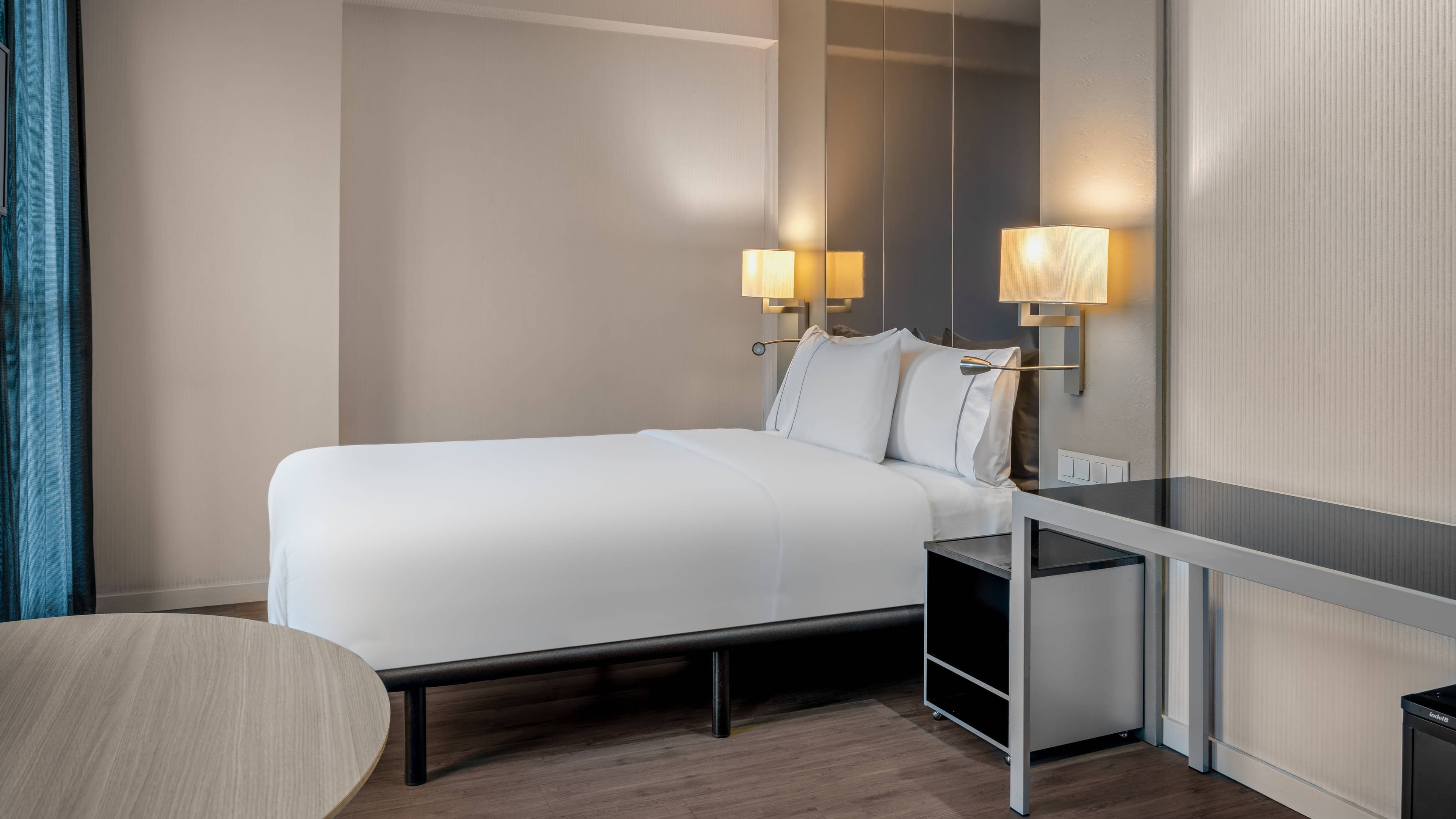 Standard Queen - Image 3