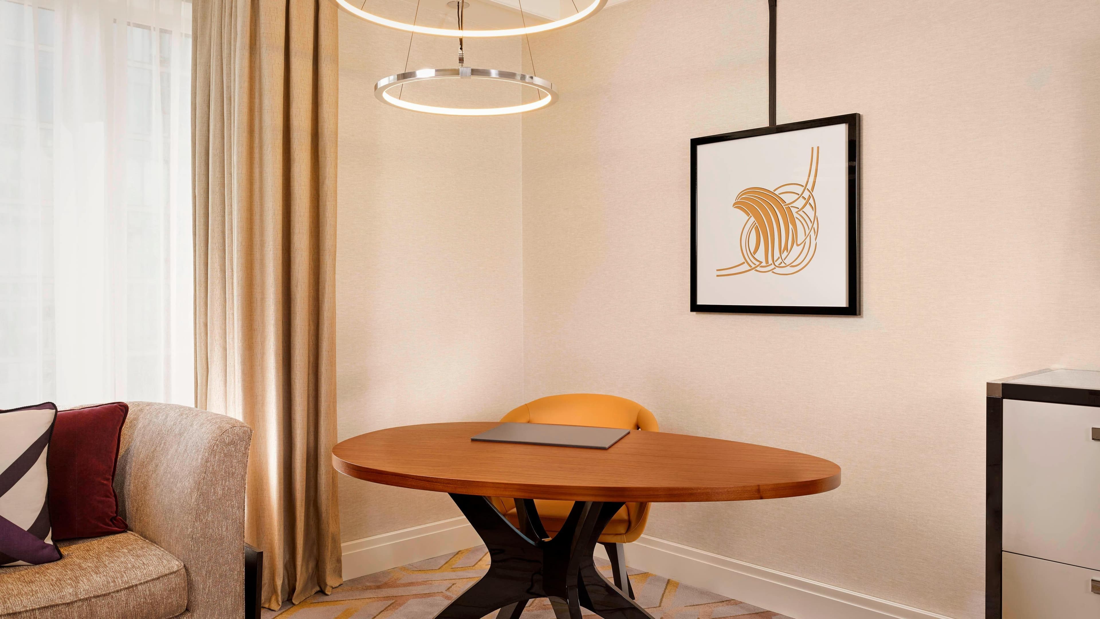 Deluxe Room - Image 3