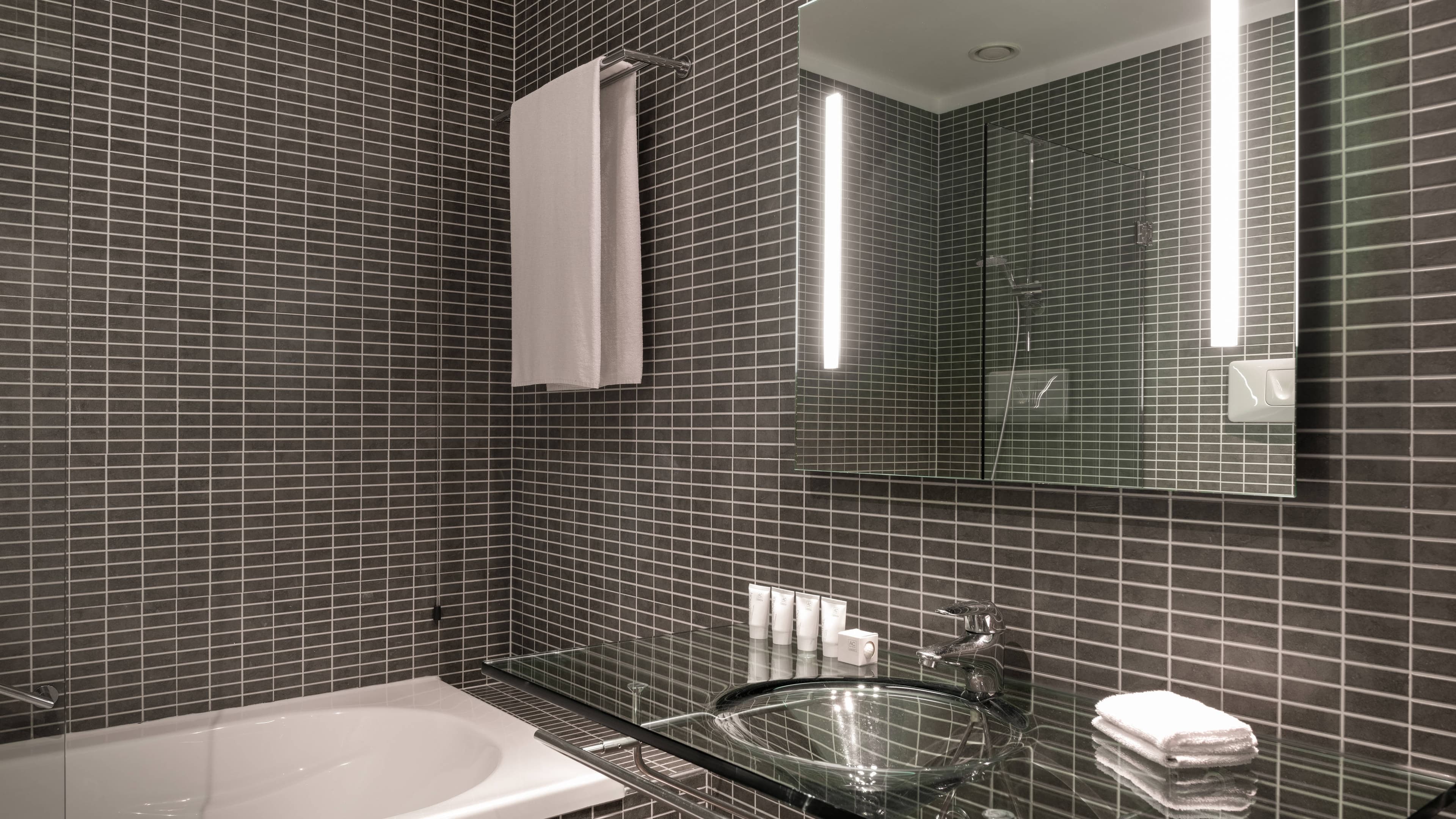 Standard King - Image 2