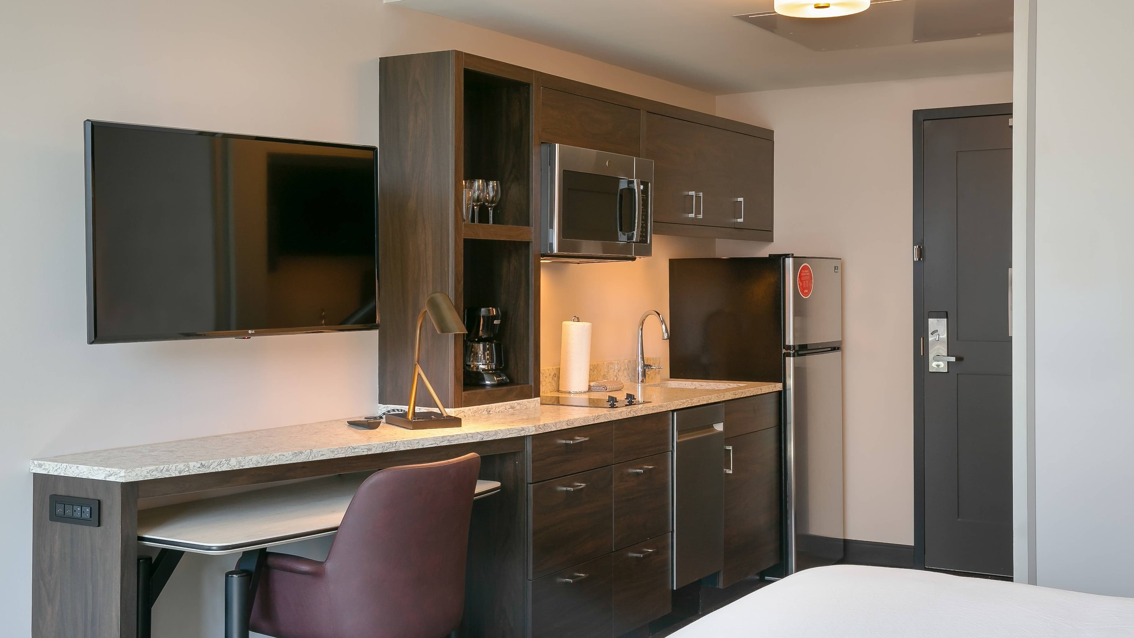 2 Queen Studio - Image 2