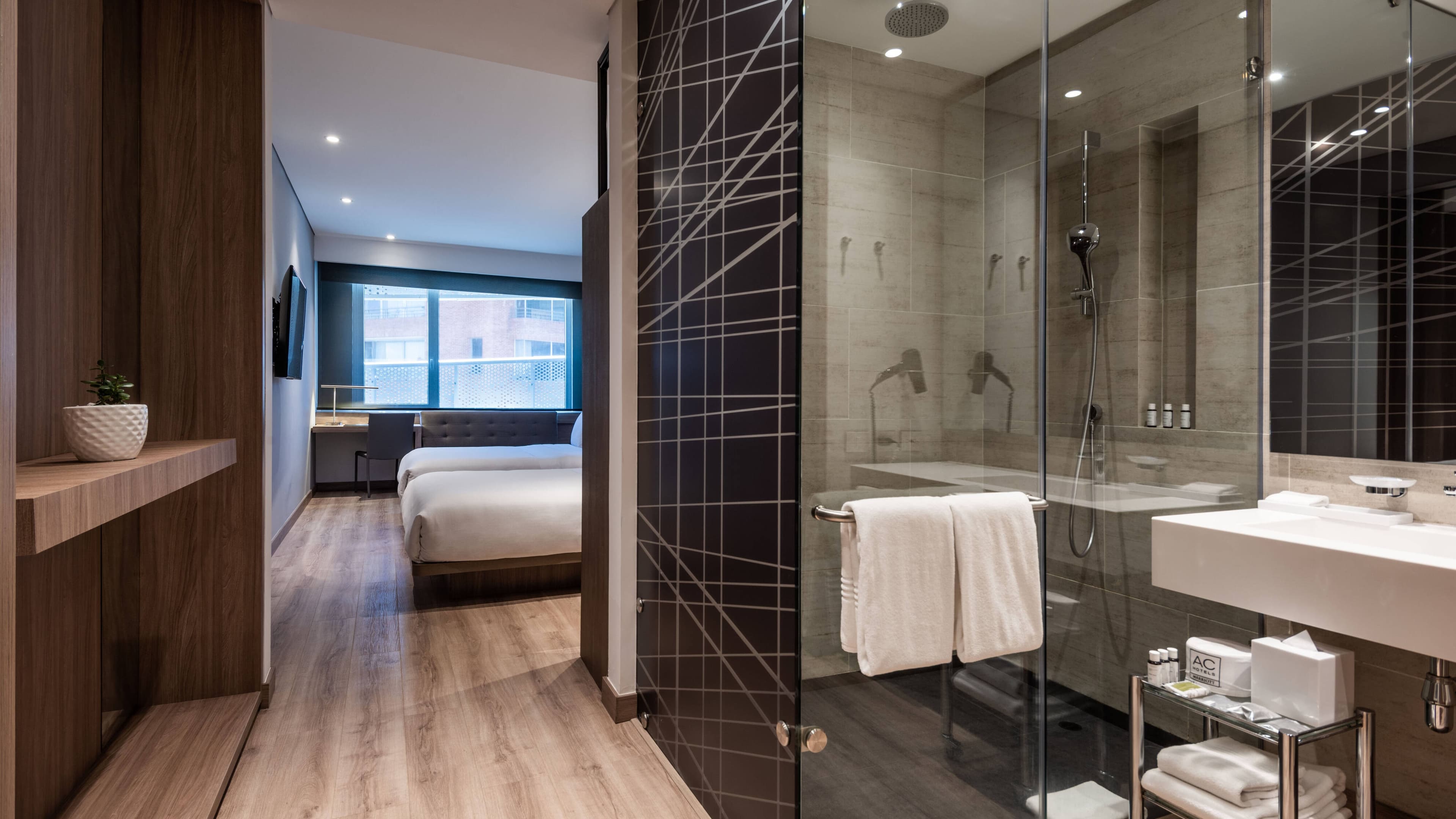 Deluxe Double - Image 4