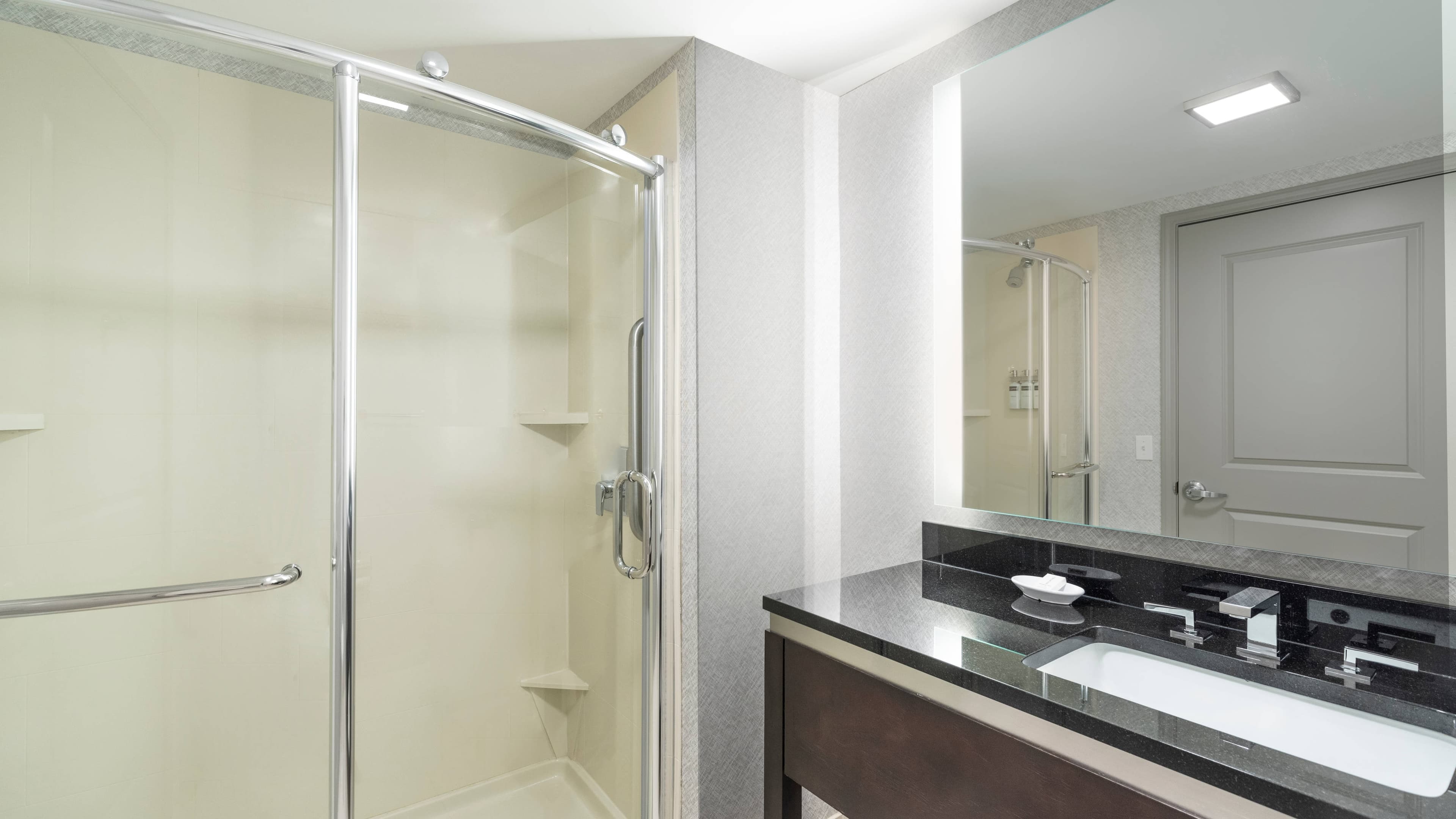 1 Bedroom Suite - Image 9