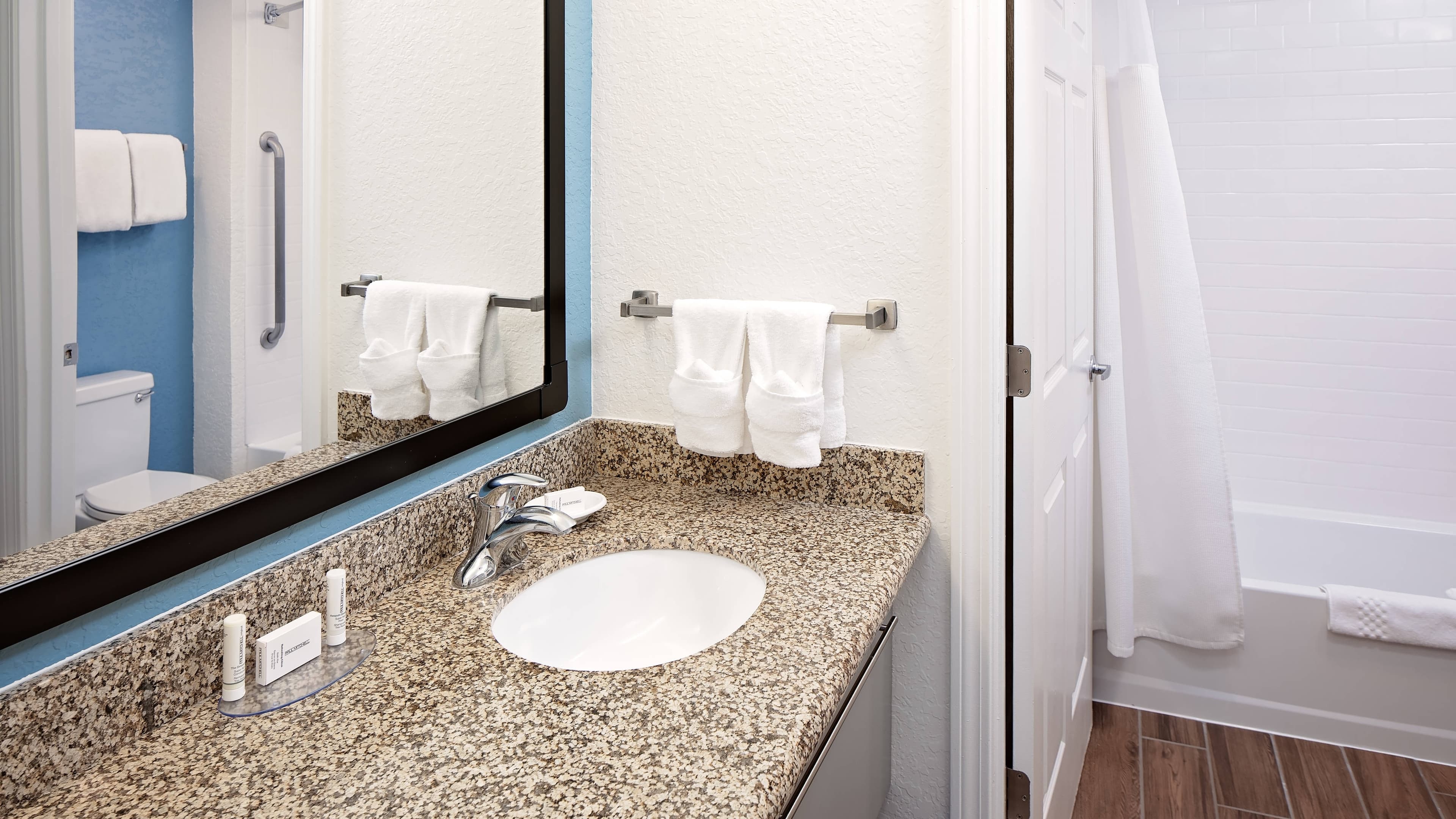 1 Bedroom Suite - Image 5