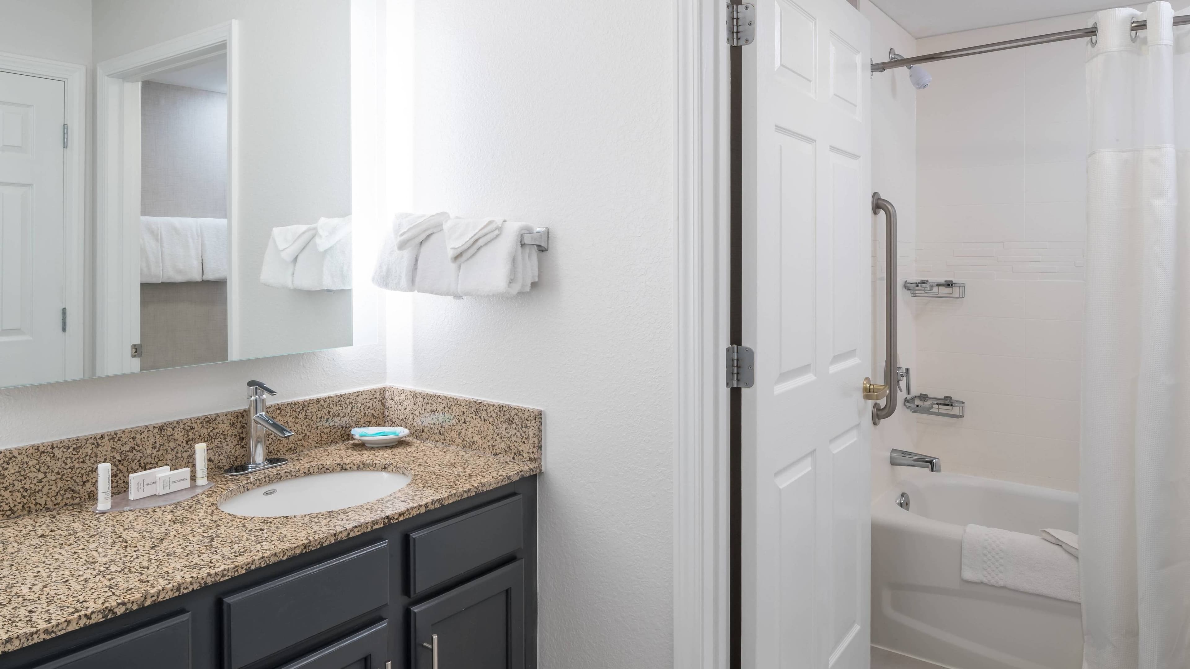 1 Bedroom Suite - Image 5