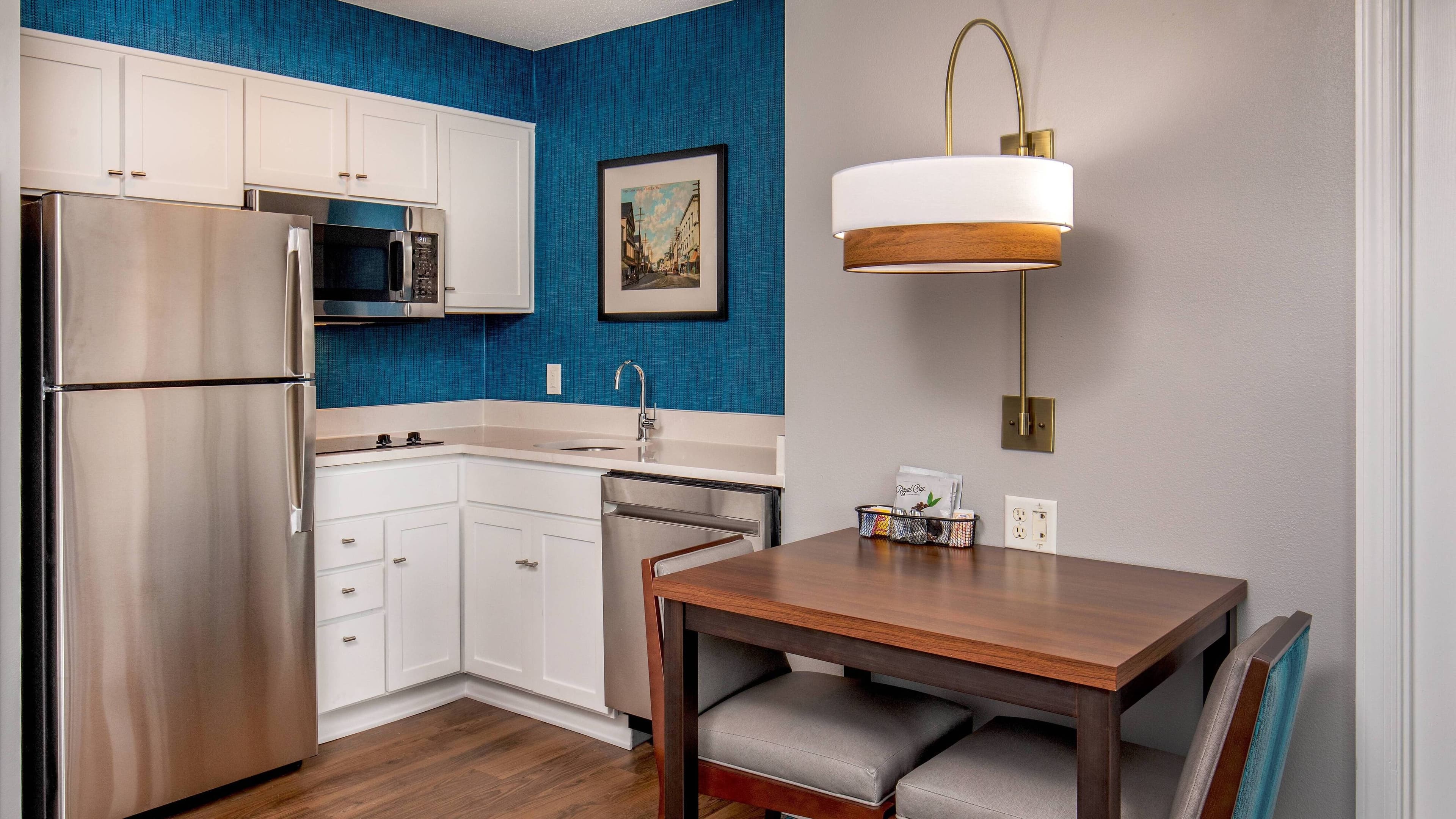 1 Bedroom Suite - Image 2