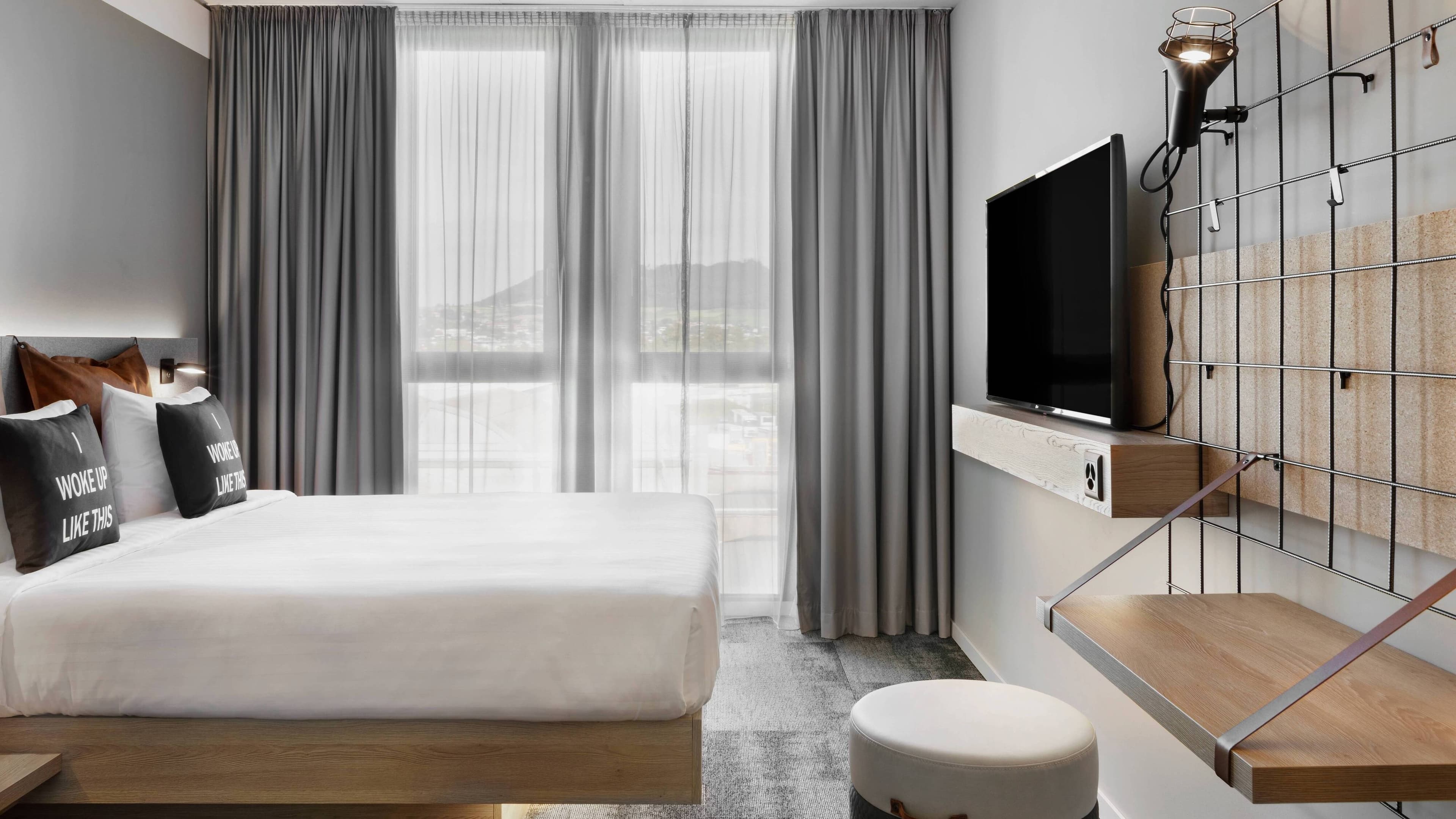 Moxy Sleeper - Image 1