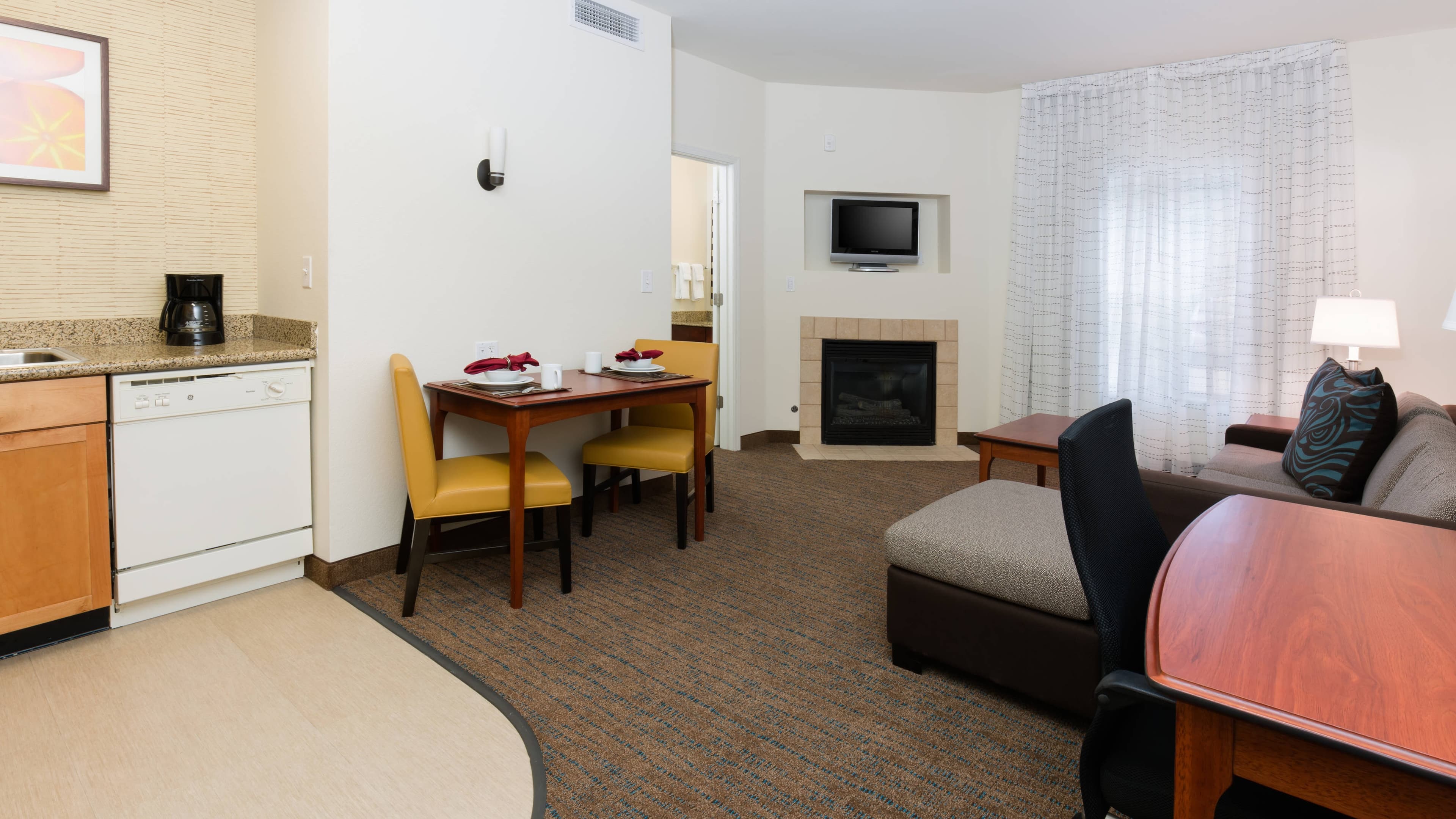 1 Bedroom Suite - Image 1