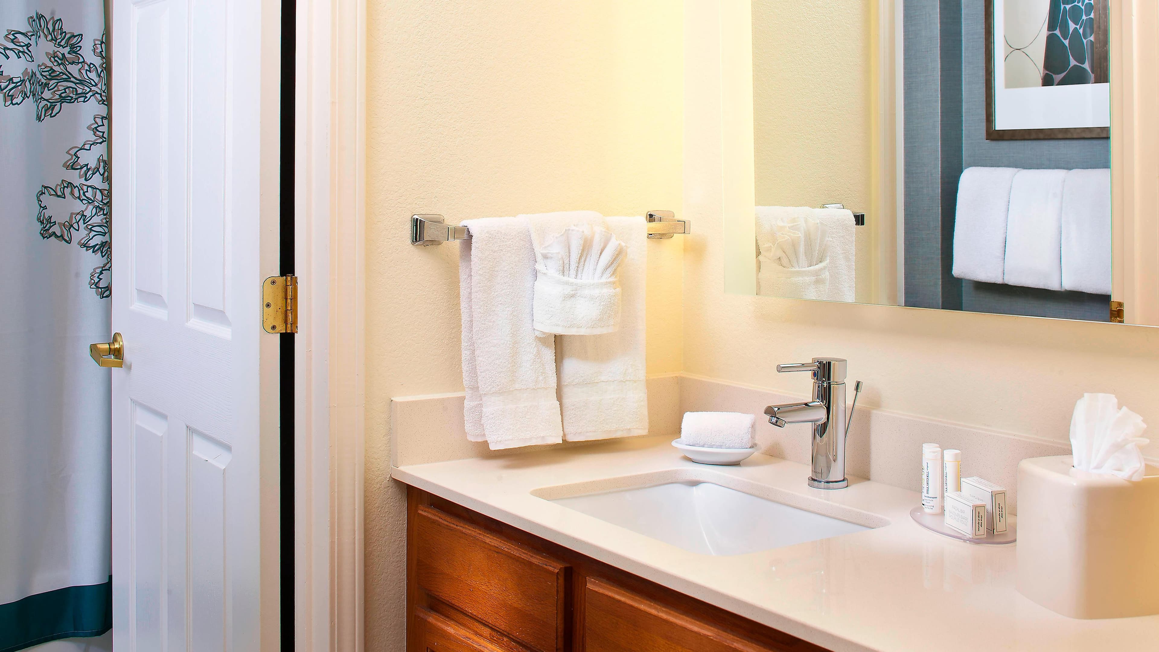 1 Bedroom Suite - Image 3