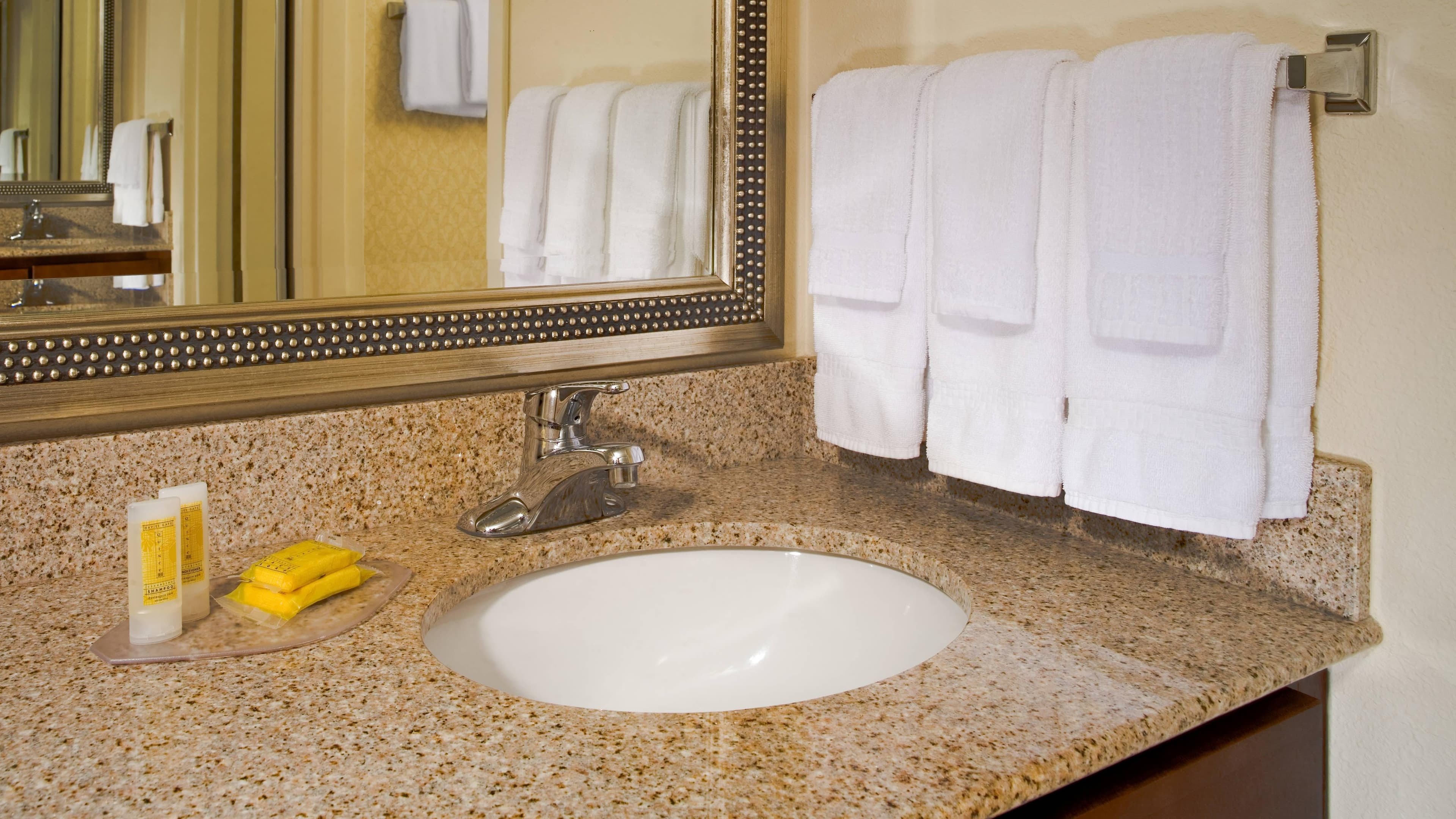 1 Bedroom 2 room Suite - Image 4