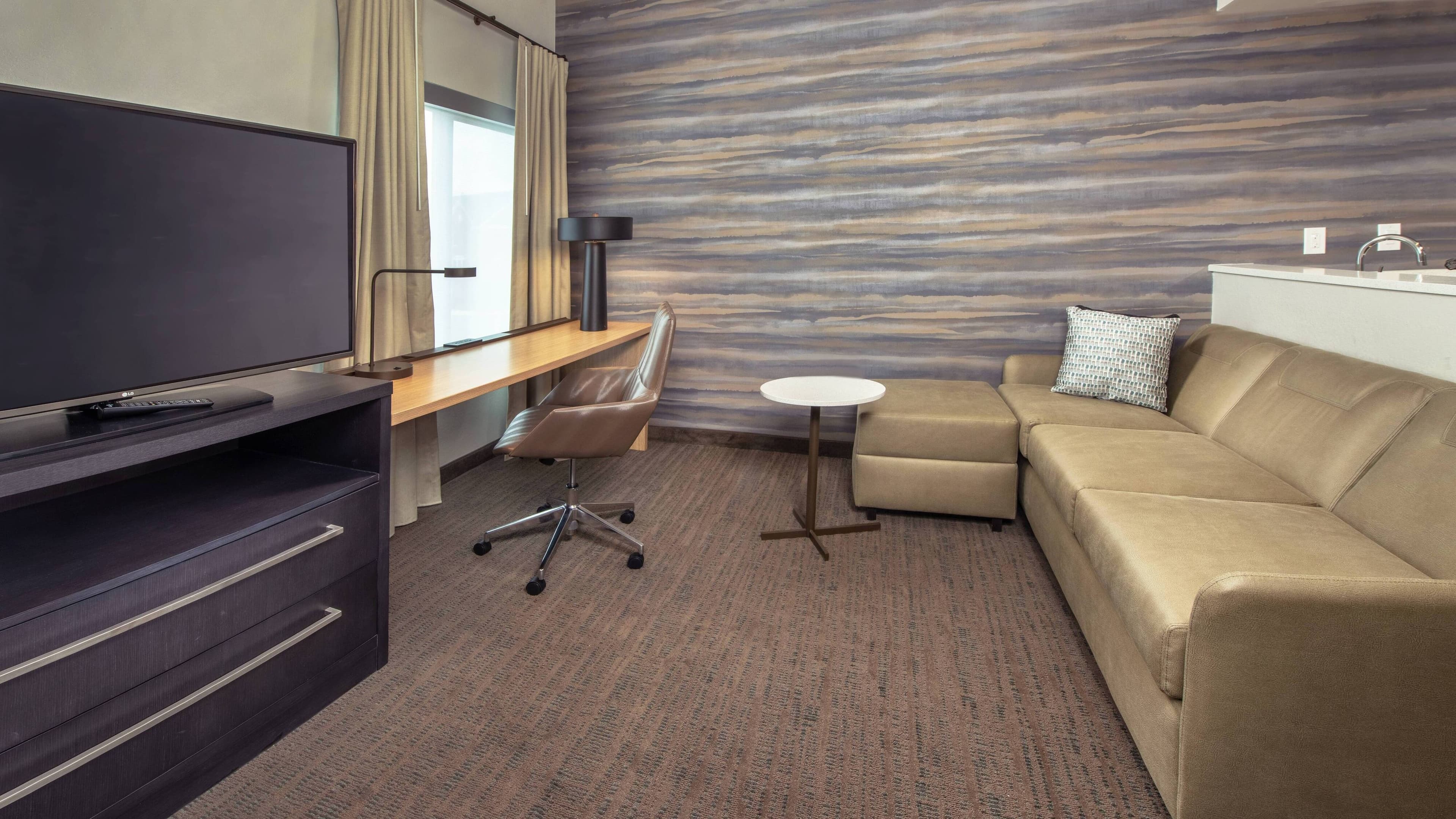 1 Bedroom Suite - Image 1