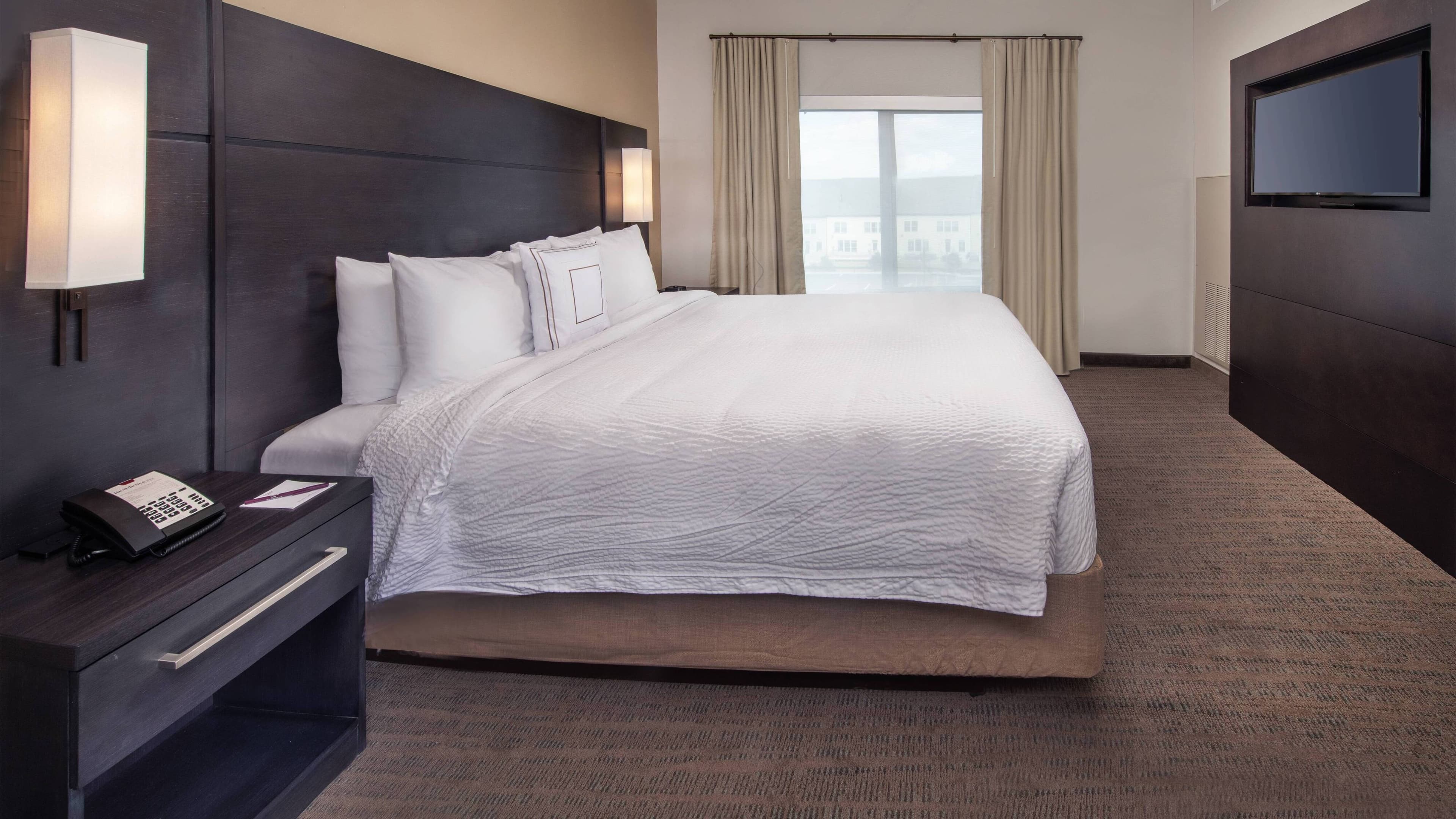 1 Bedroom Suite - Image 2