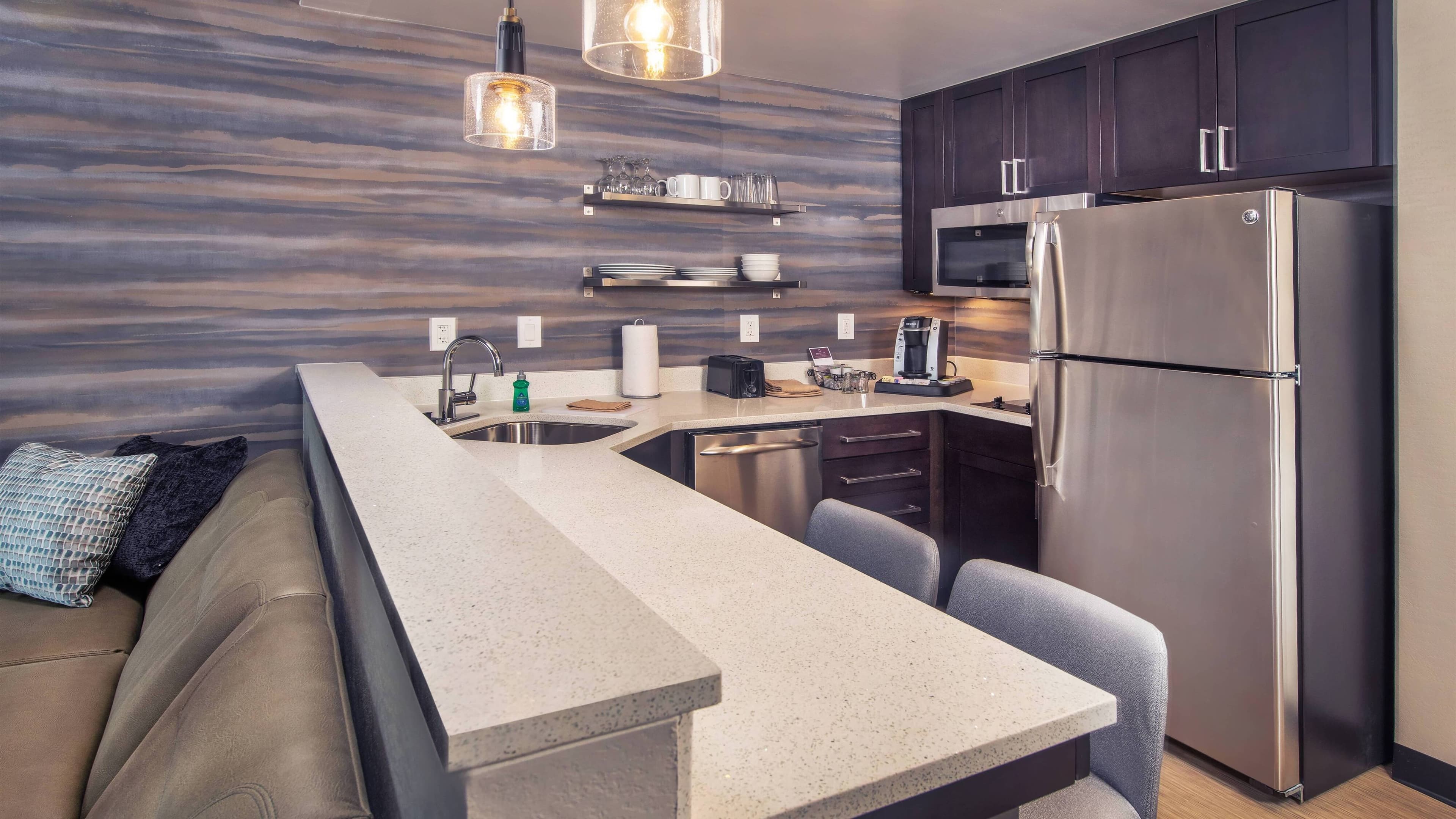 1 Bedroom Suite - Image 3