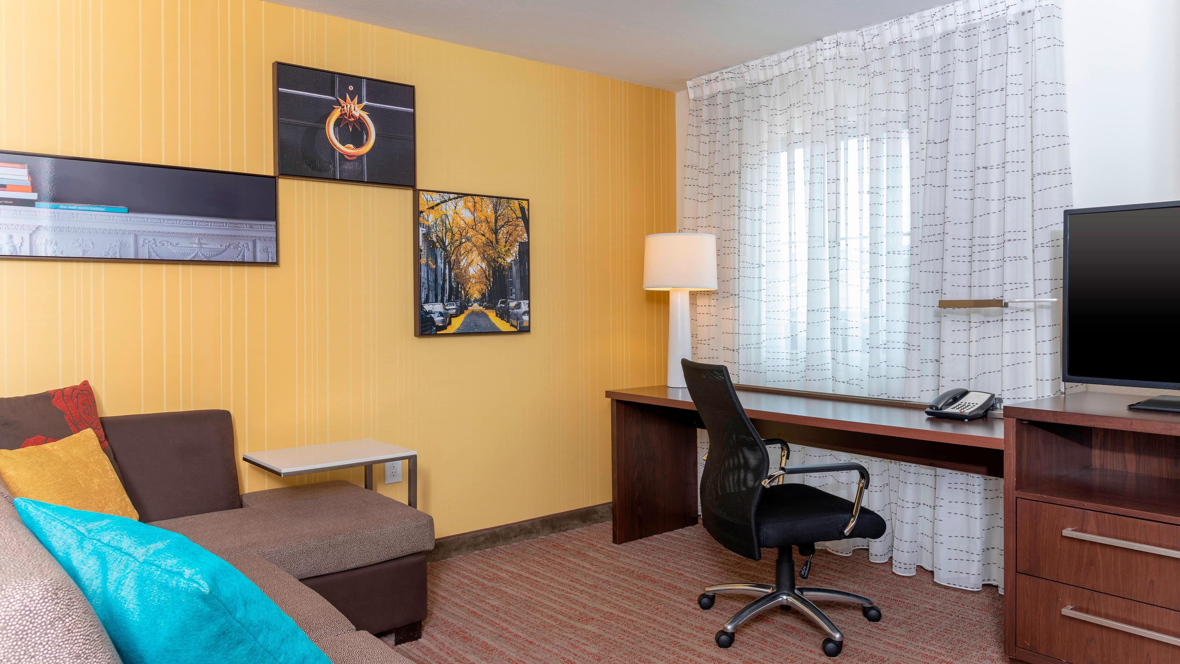 1 Bedroom Suite - Image 2