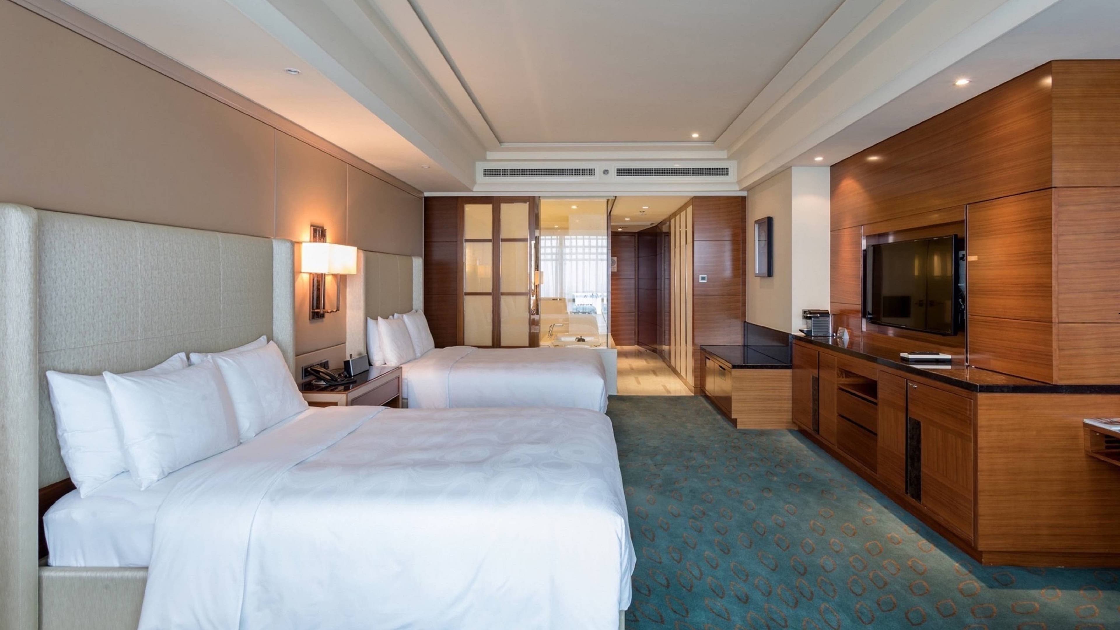 Deluxe Room - Image 1