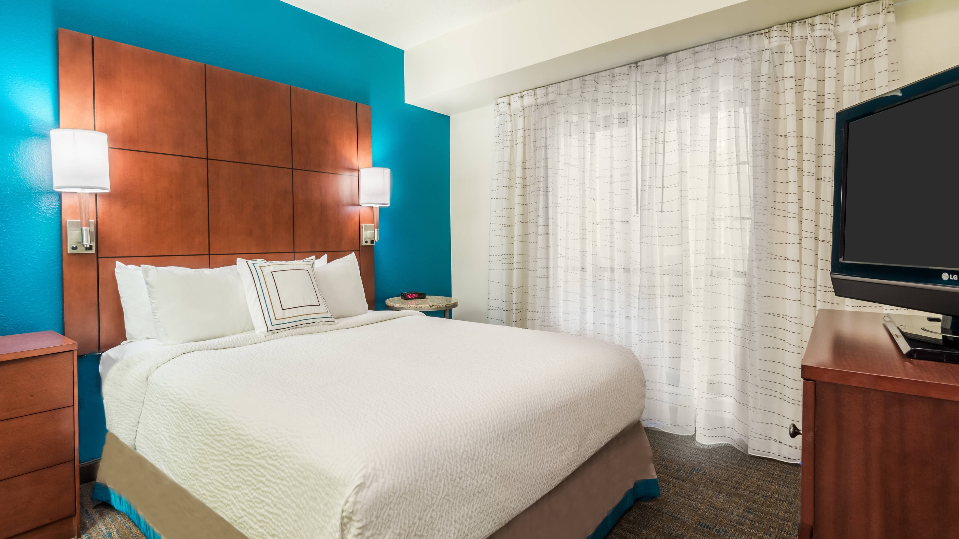 1 Bedroom Suite - Image 3