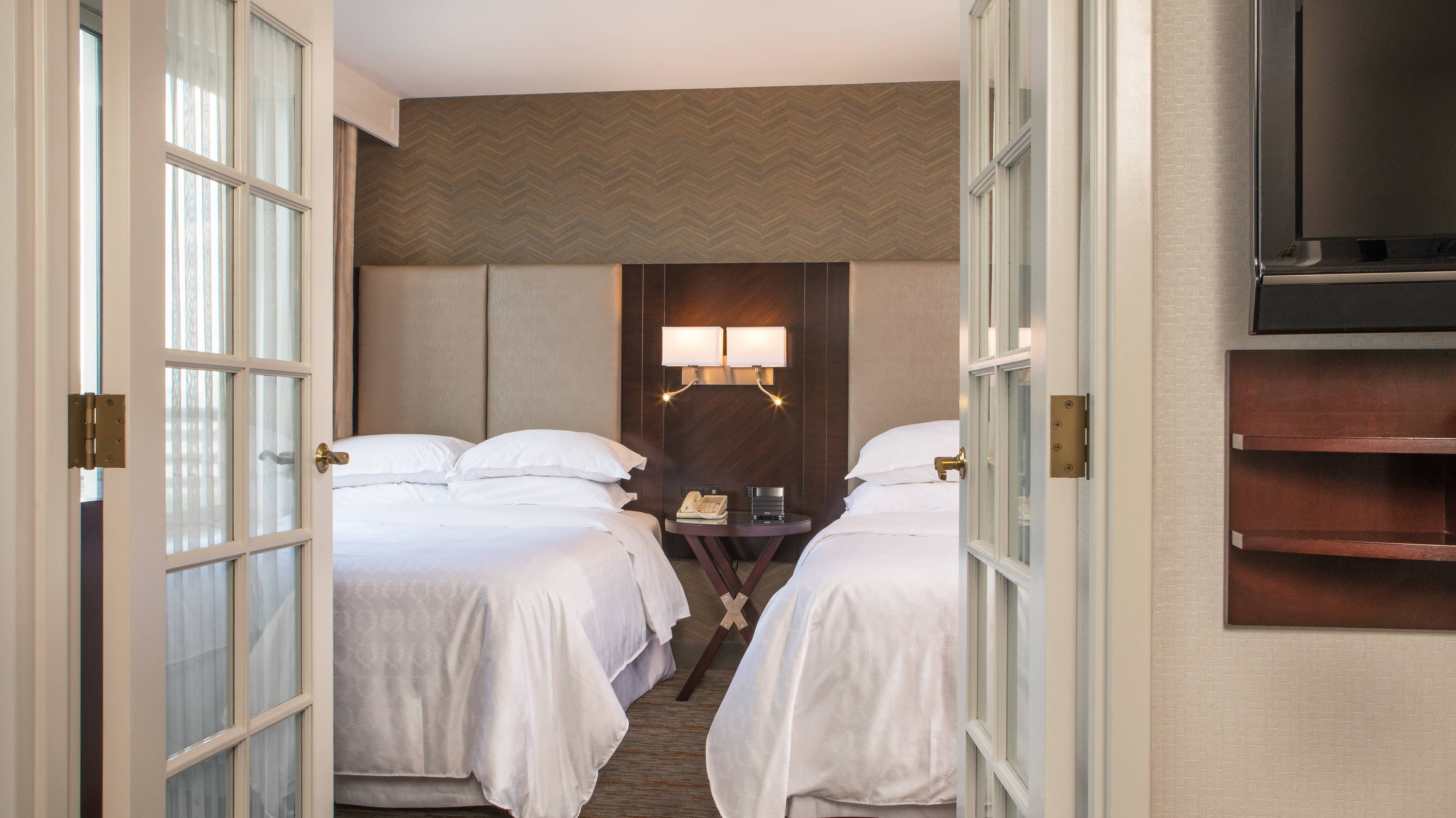 1 Bedroom Suite - Image 1