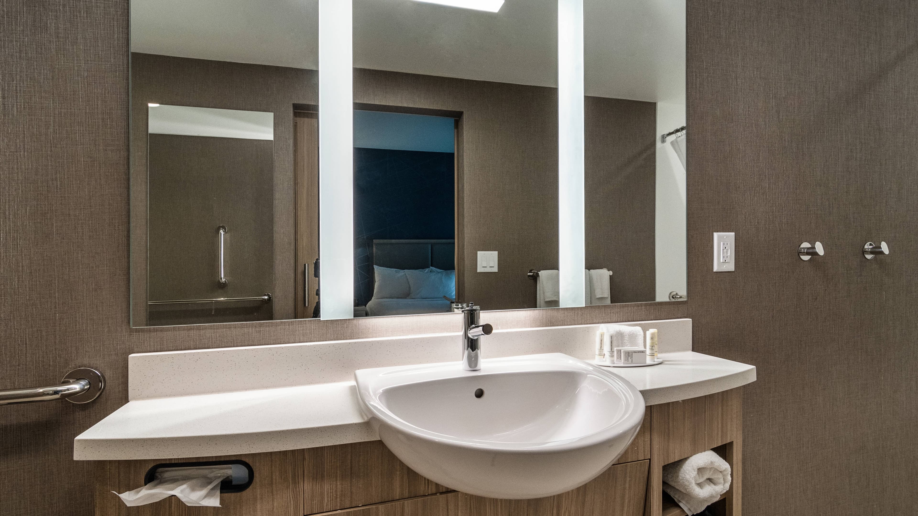 Studio Suite - Image 23