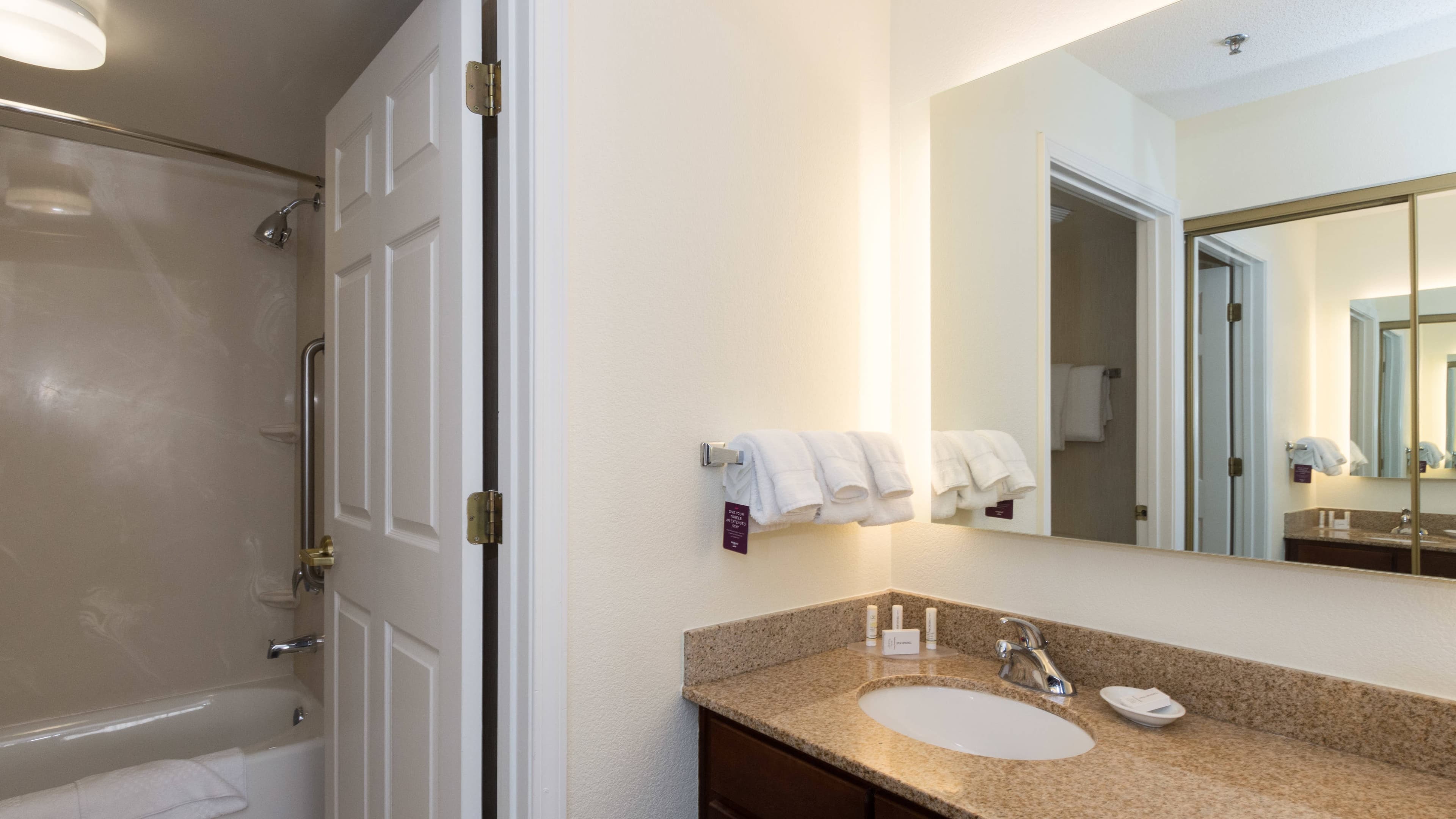 One Bedroom King Suite - Image 6