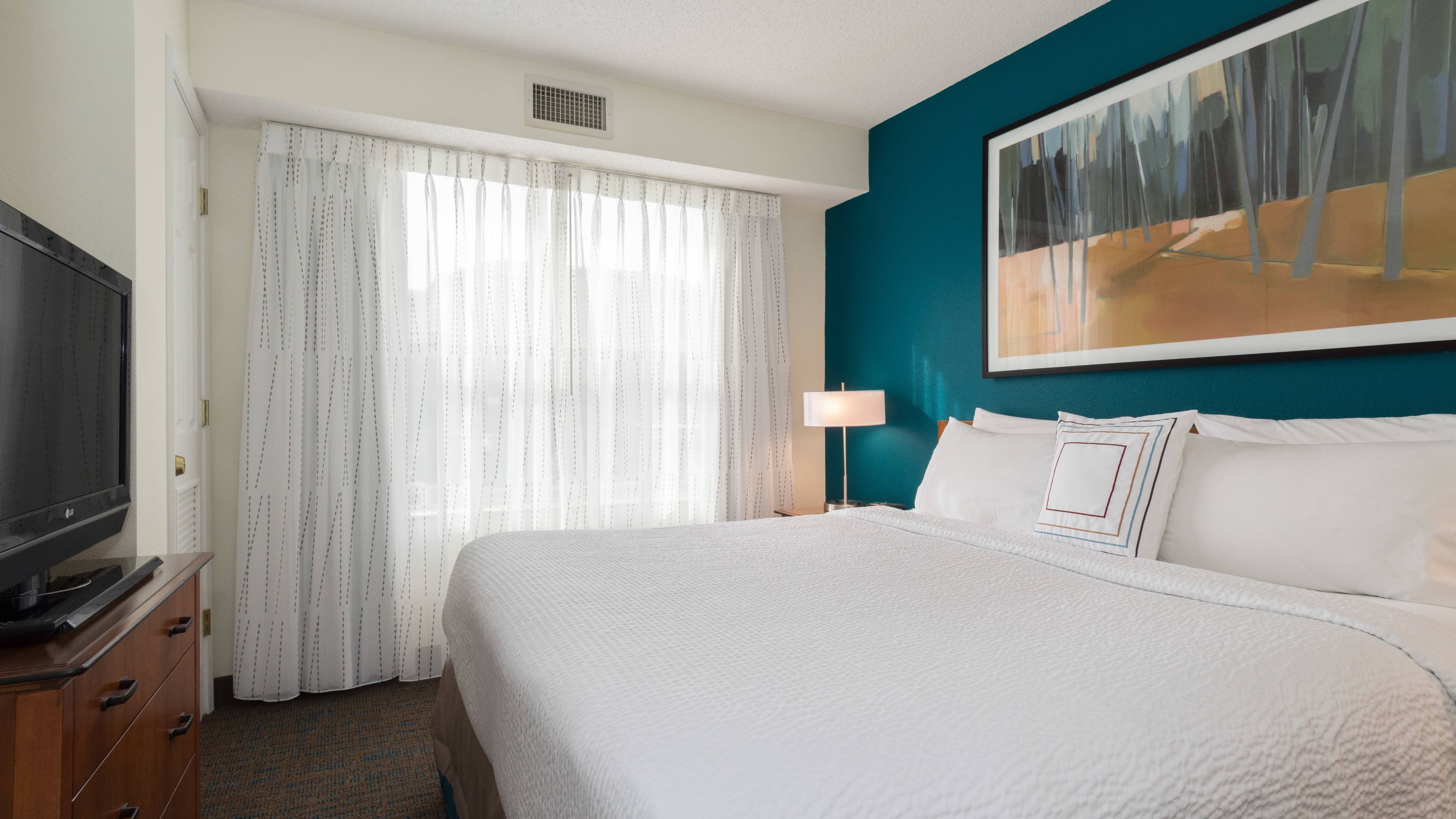 One Bedroom King Suite - Image 1