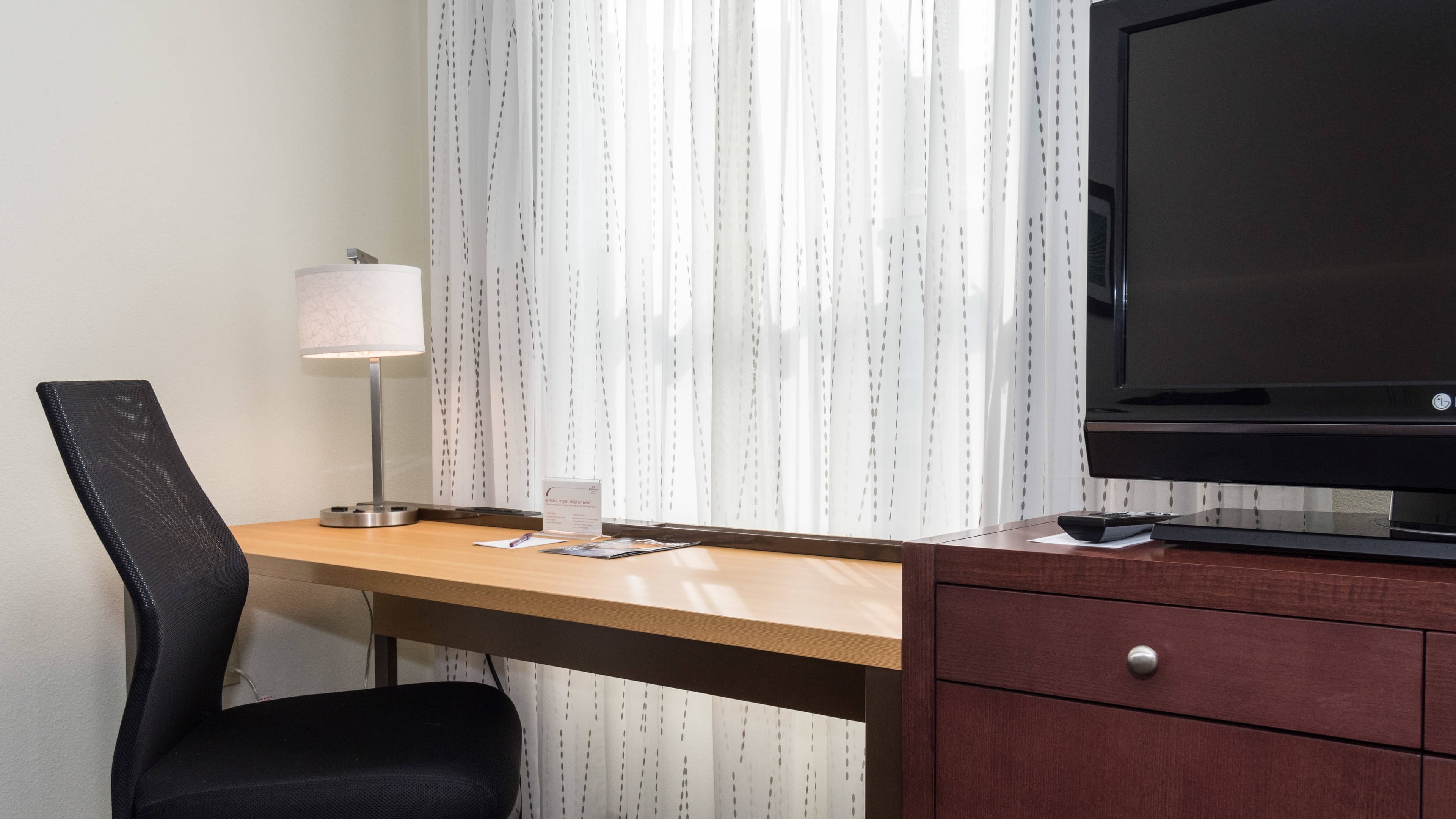 One Bedroom King Suite - Image 4