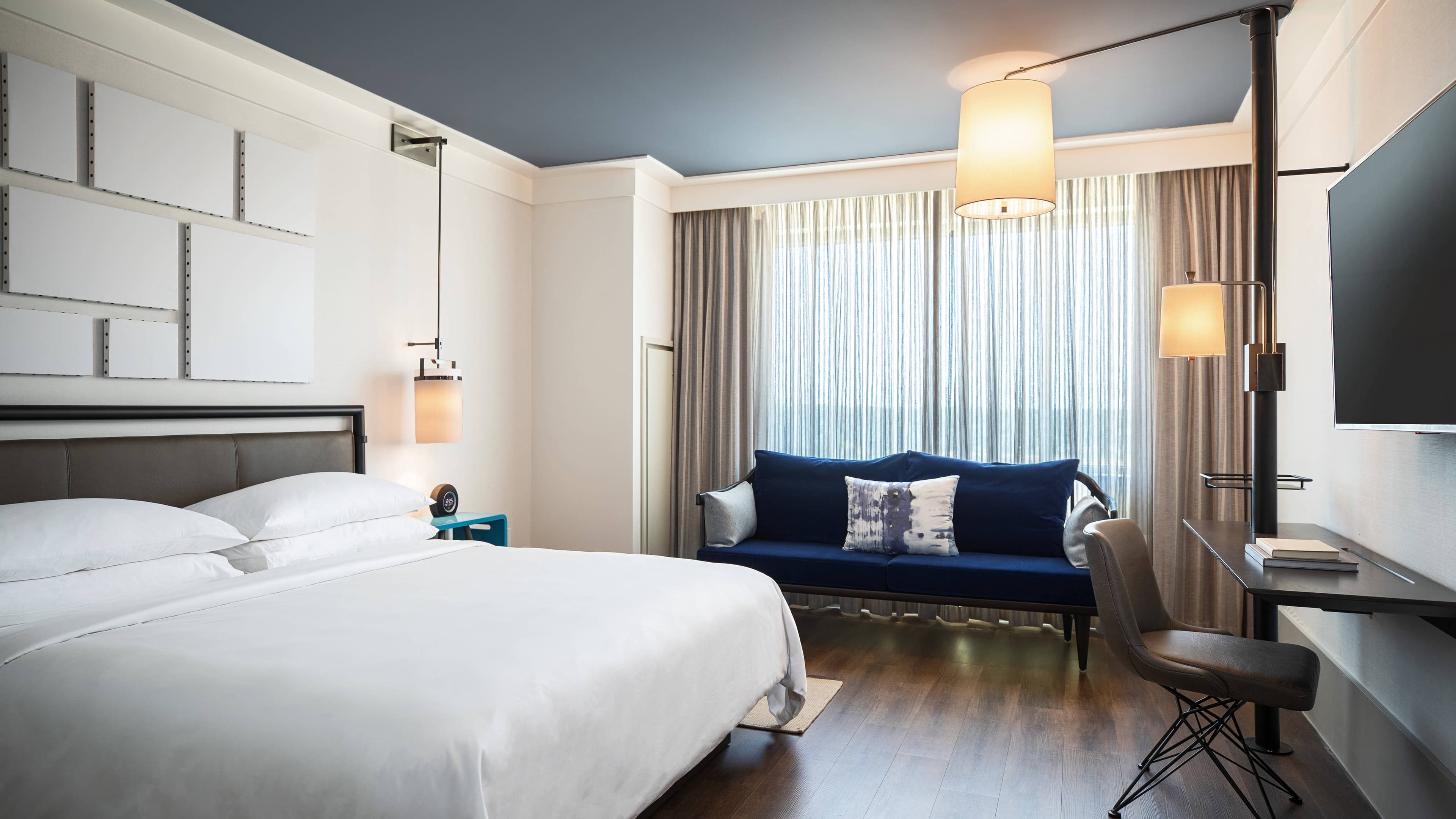 King Guest Room - Image 1