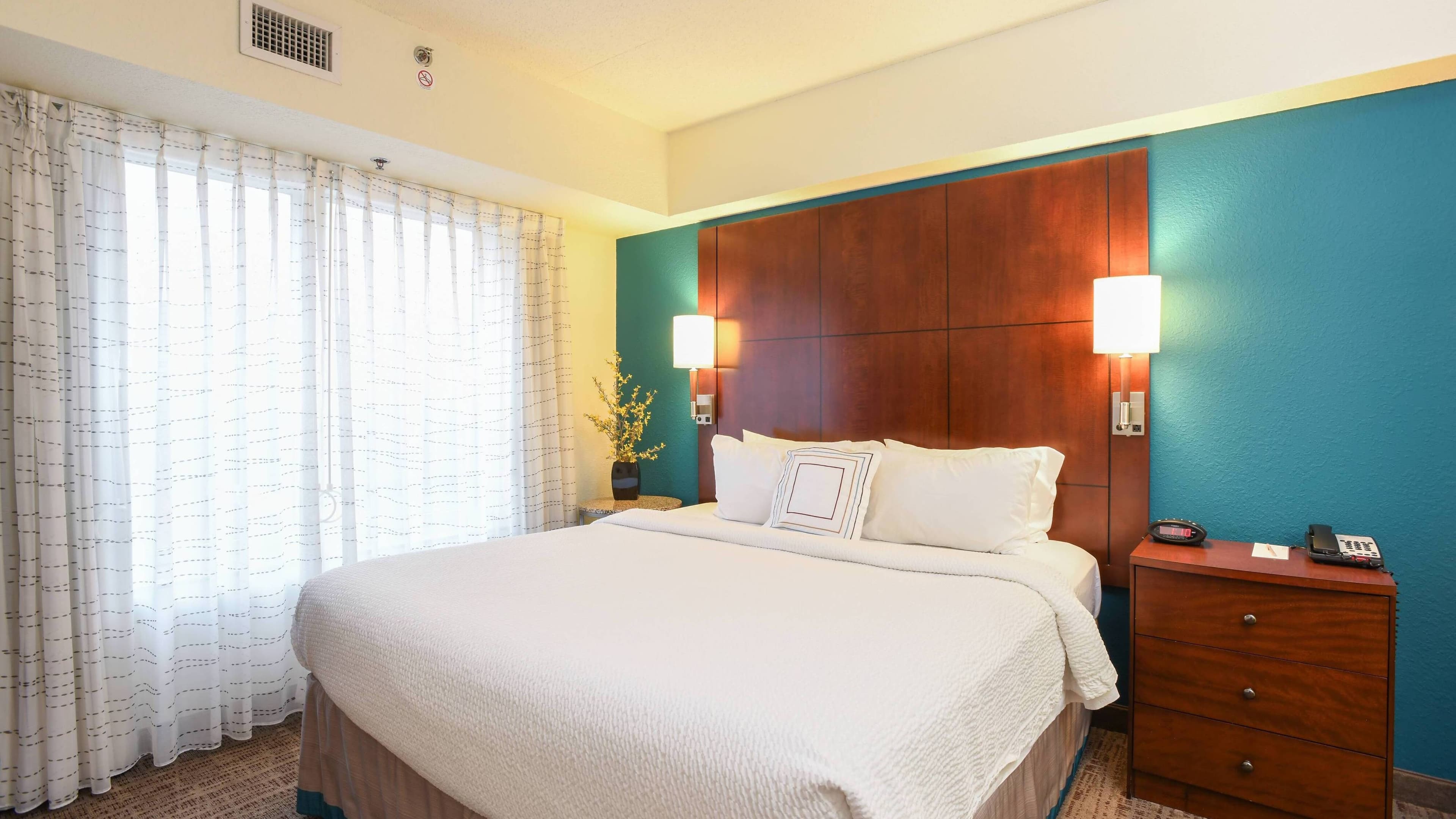 1 Bedroom Suite - Image 3