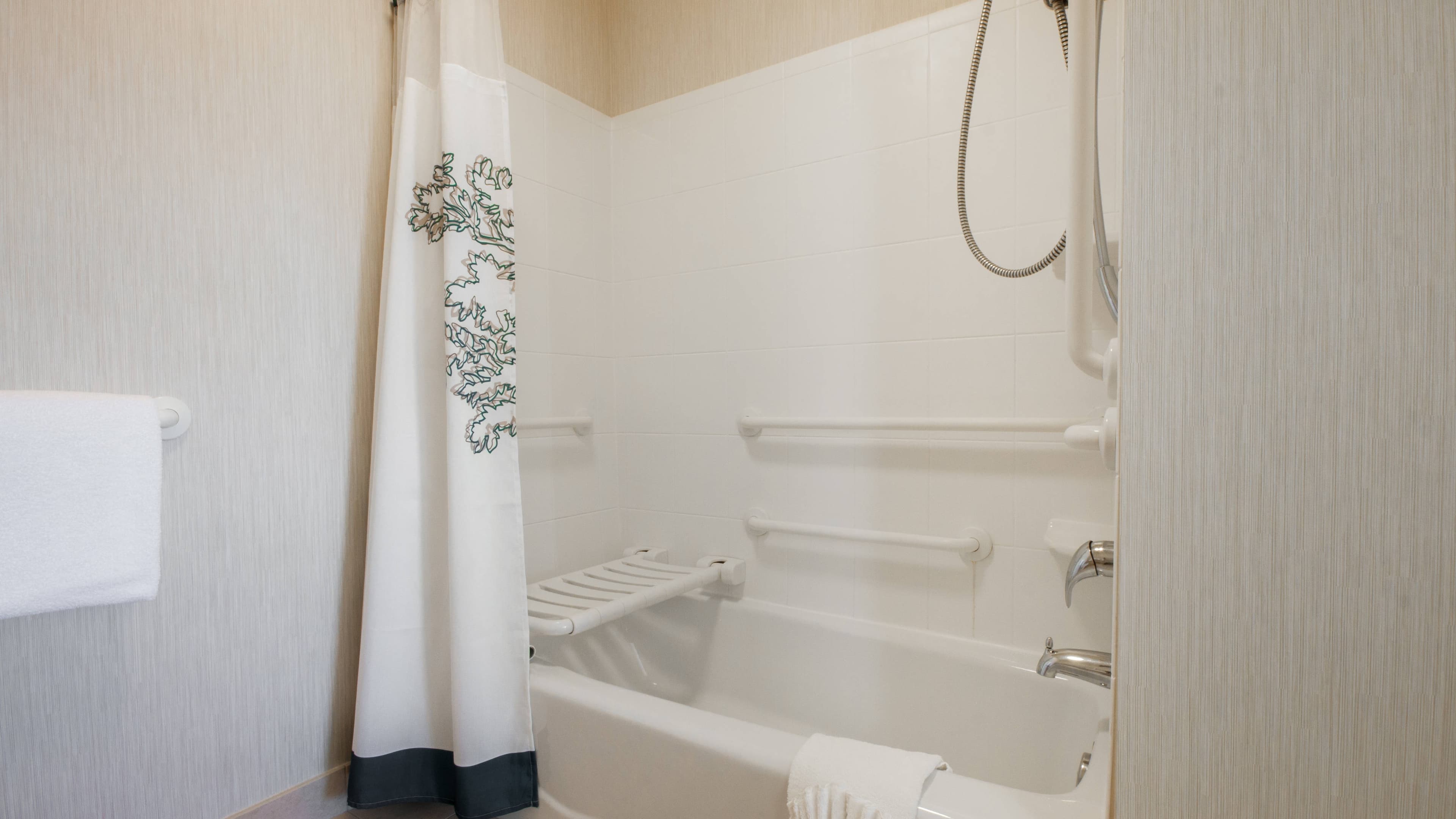 1 Bedroom Suite - Image 6