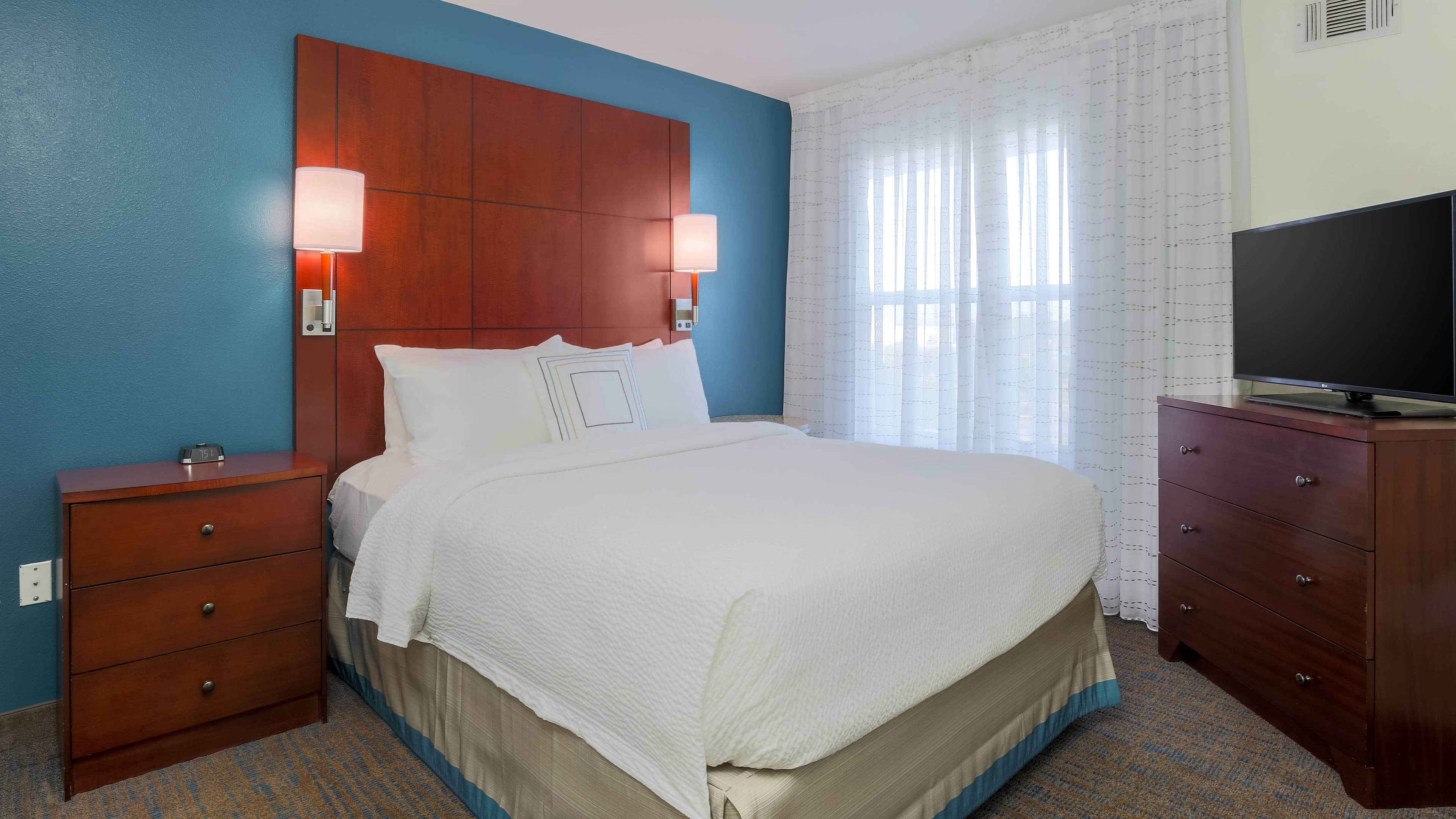 1 Bedroom Suite - Image 4