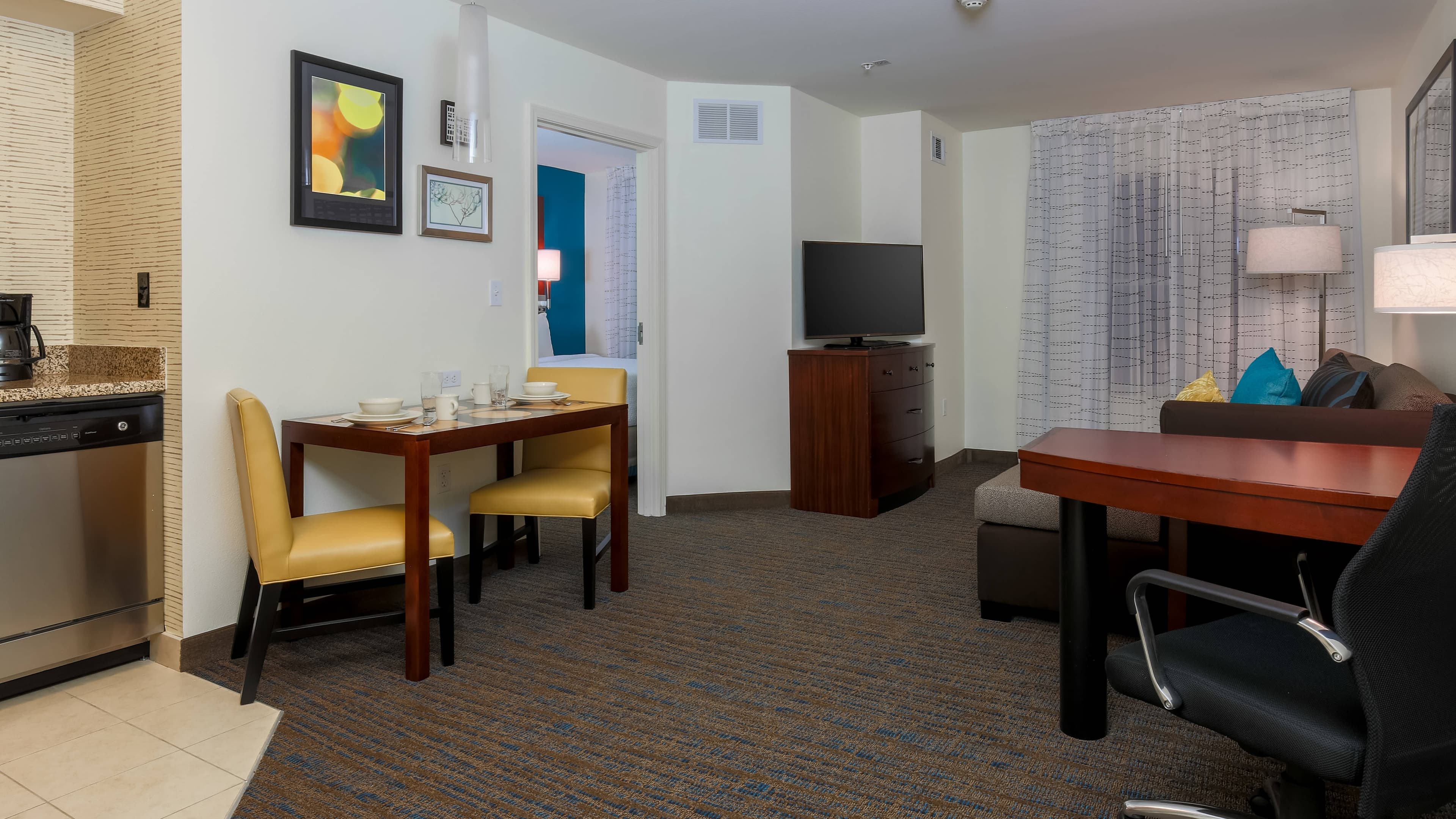 1 Bedroom Suite - Image 1